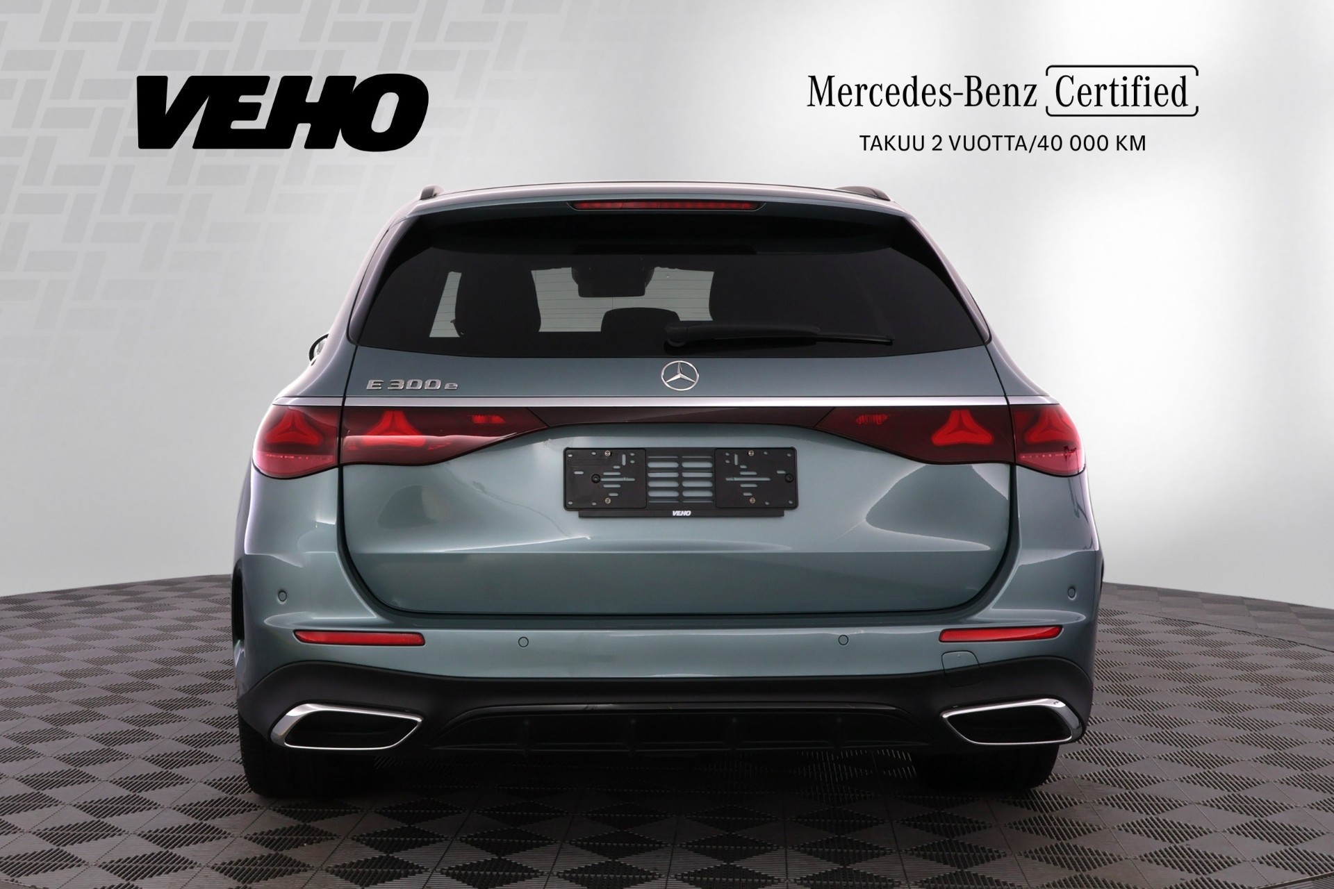 Mercedes-Benz E 300 e T A AMG 2024, photo 4/31