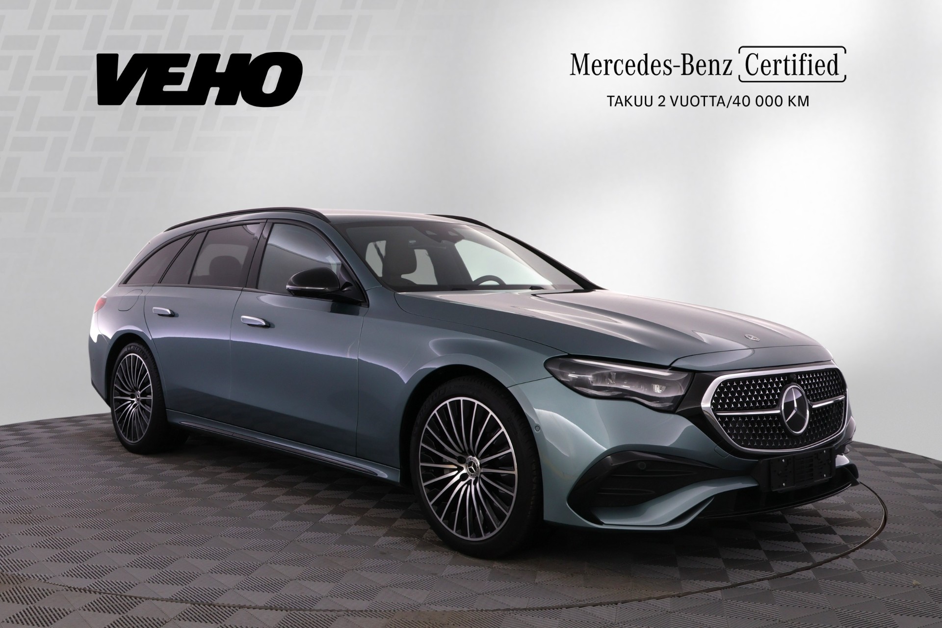 Mercedes-Benz E 300 e T A AMG 2024, photo 7/31