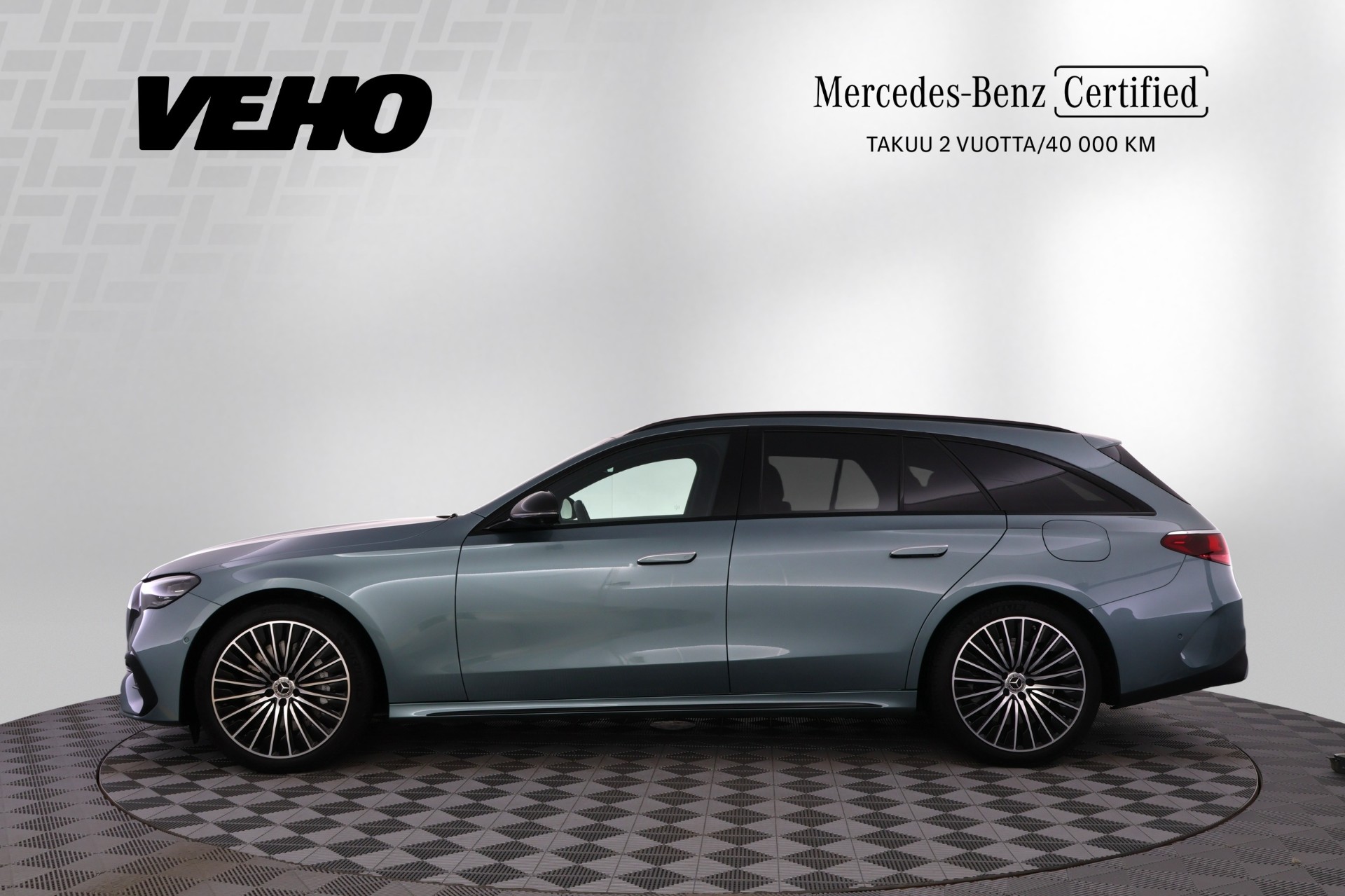 Mercedes-Benz E 300 e T A AMG 2024, photo 2/31