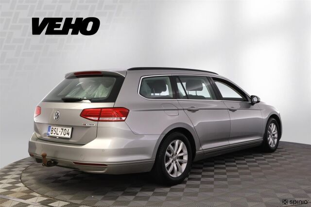 Volkswagen Passat 2015, photo 5/29