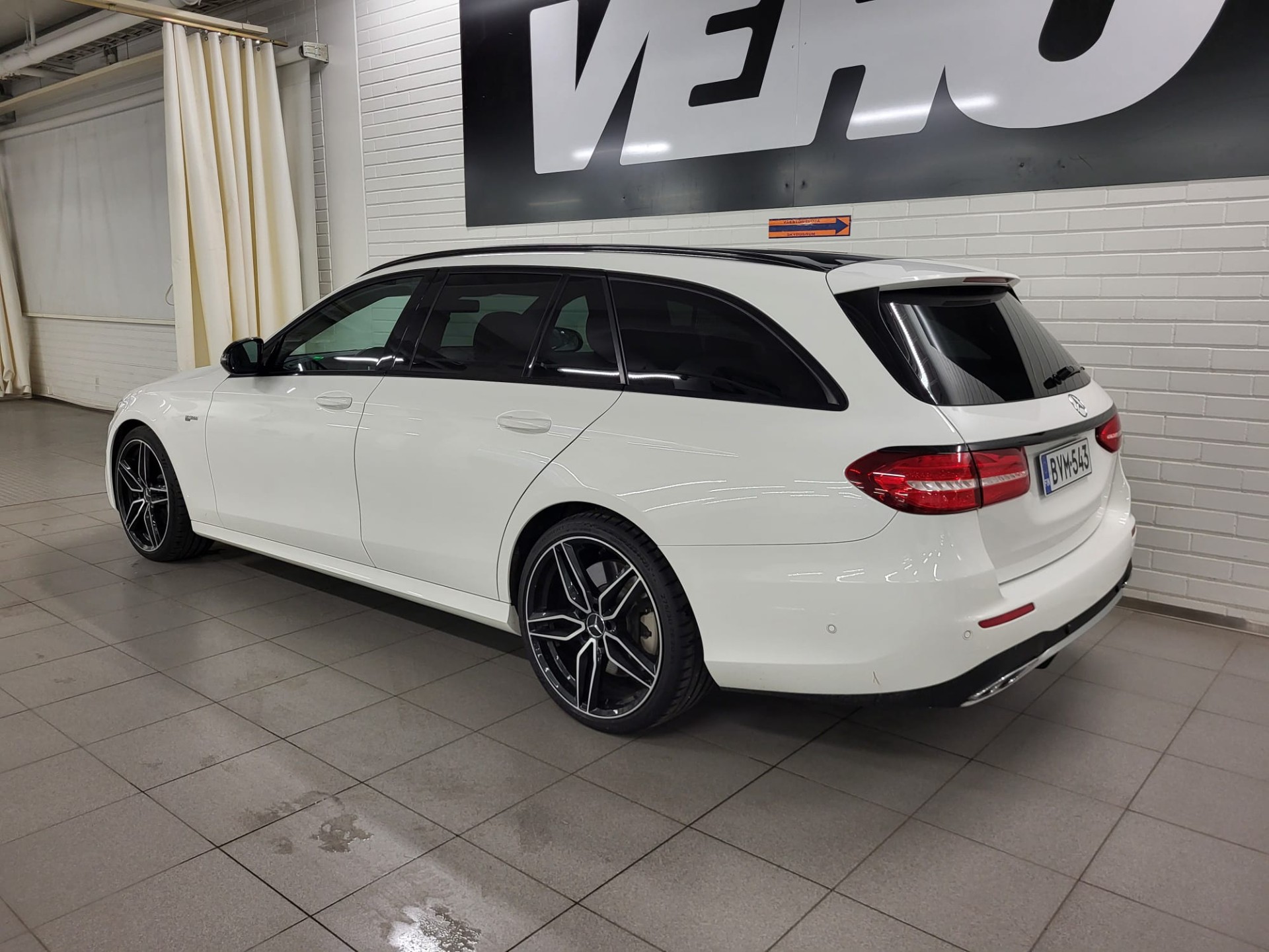 Mercedes-Benz E 2017, photo 2/4