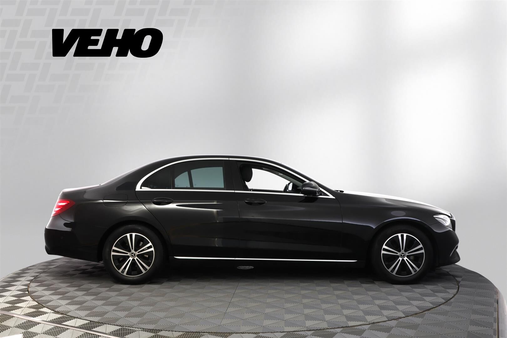 Mercedes-Benz E 2019, bild 6/26