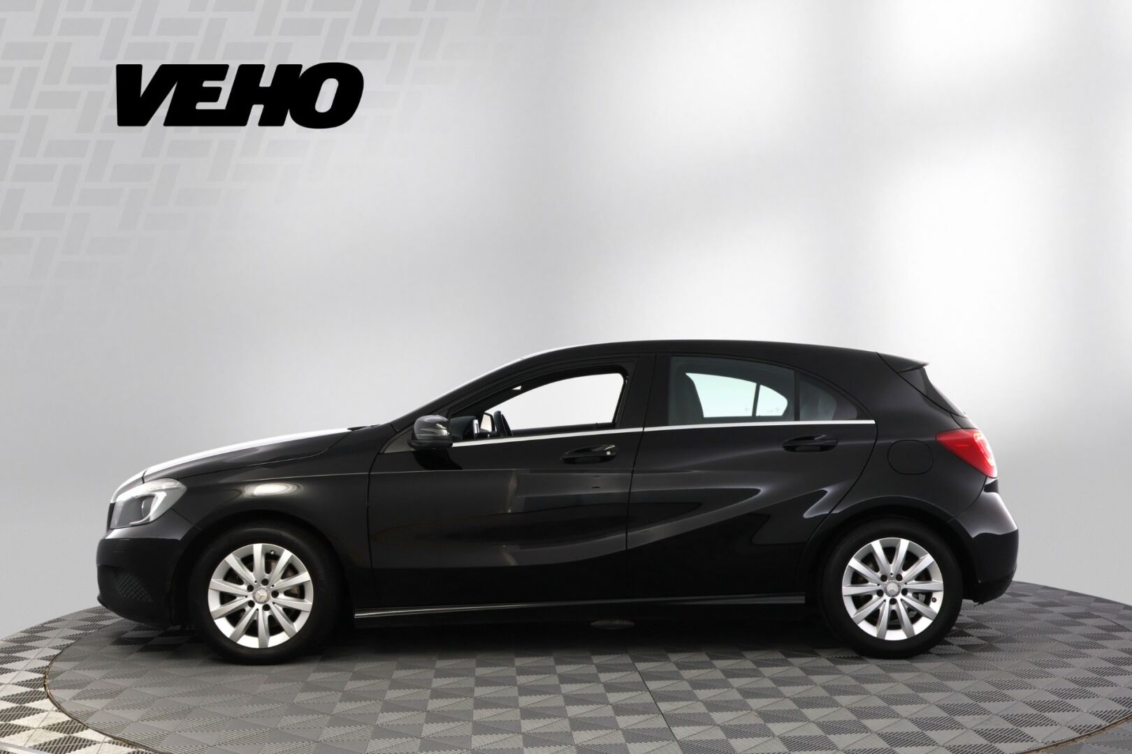 Mercedes-Benz A 2015, photo 2/26