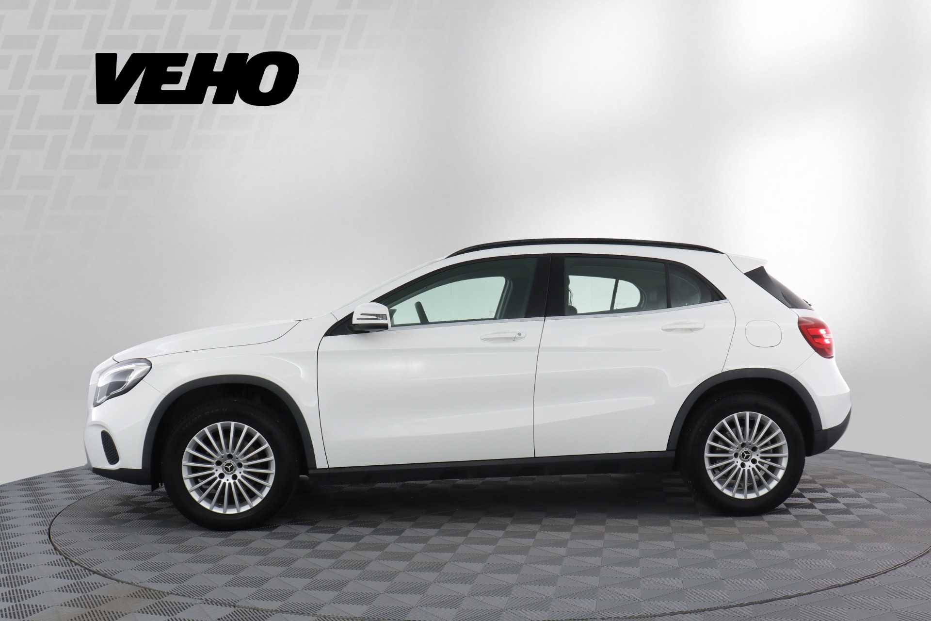 Mercedes-Benz GLA 180 A Premium Business 2019, kuva 2/24