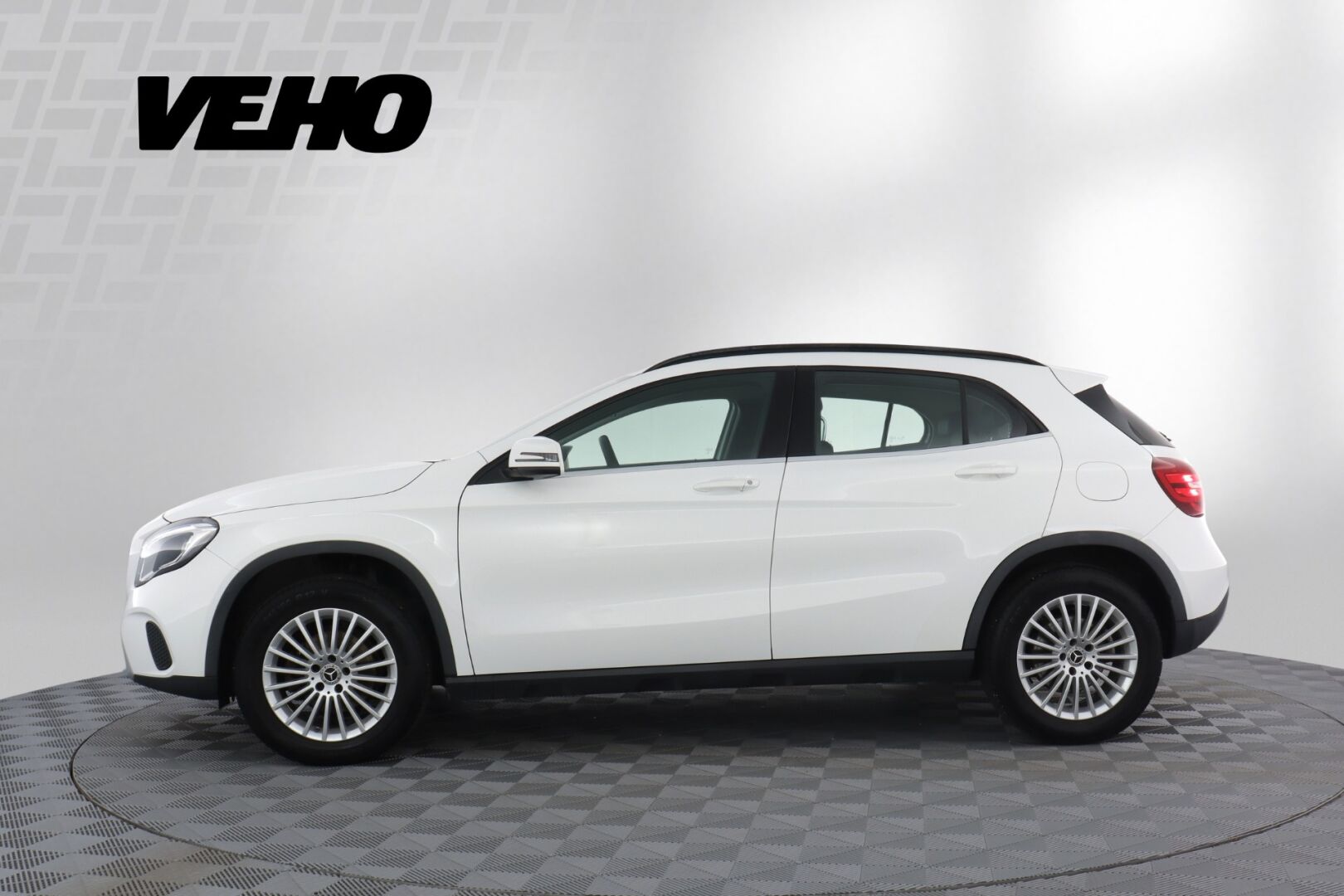 Mercedes-Benz GLA 180 A Premium Business 2019, bild 2/24