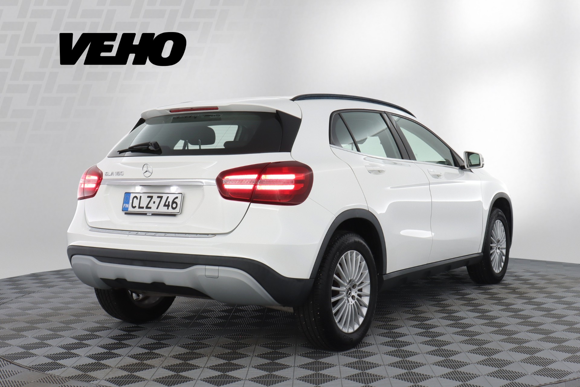 Mercedes-Benz GLA 180 A Premium Business 2019, kuva 5/24