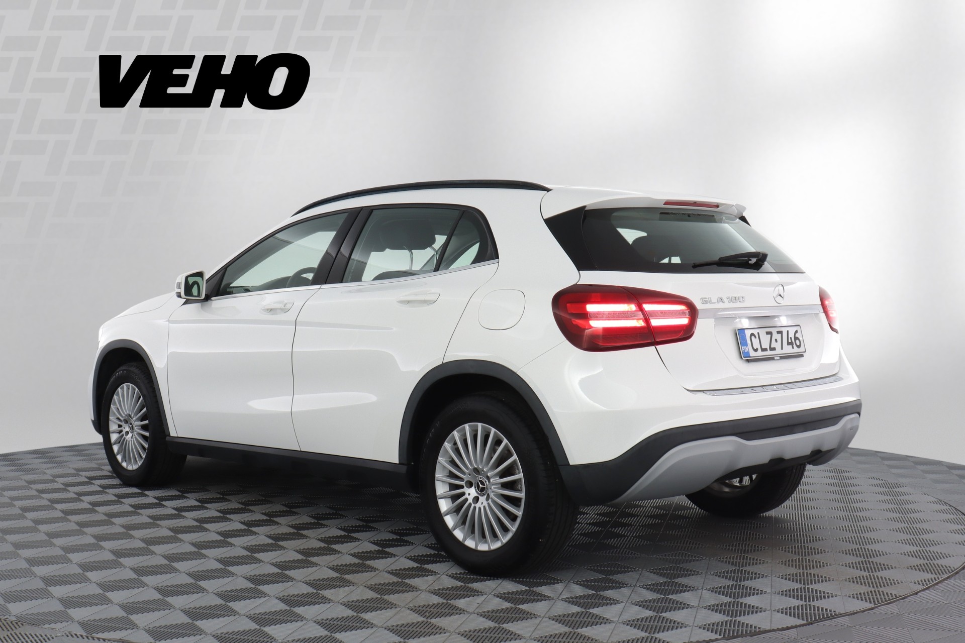 Mercedes-Benz GLA 180 A Premium Business 2019, kuva 3/24