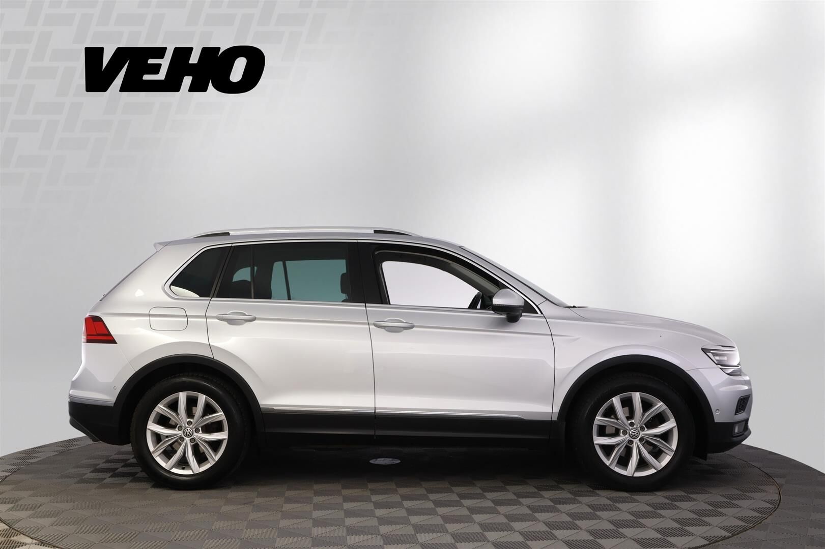 Volkswagen Tiguan 2019, bild 6/38