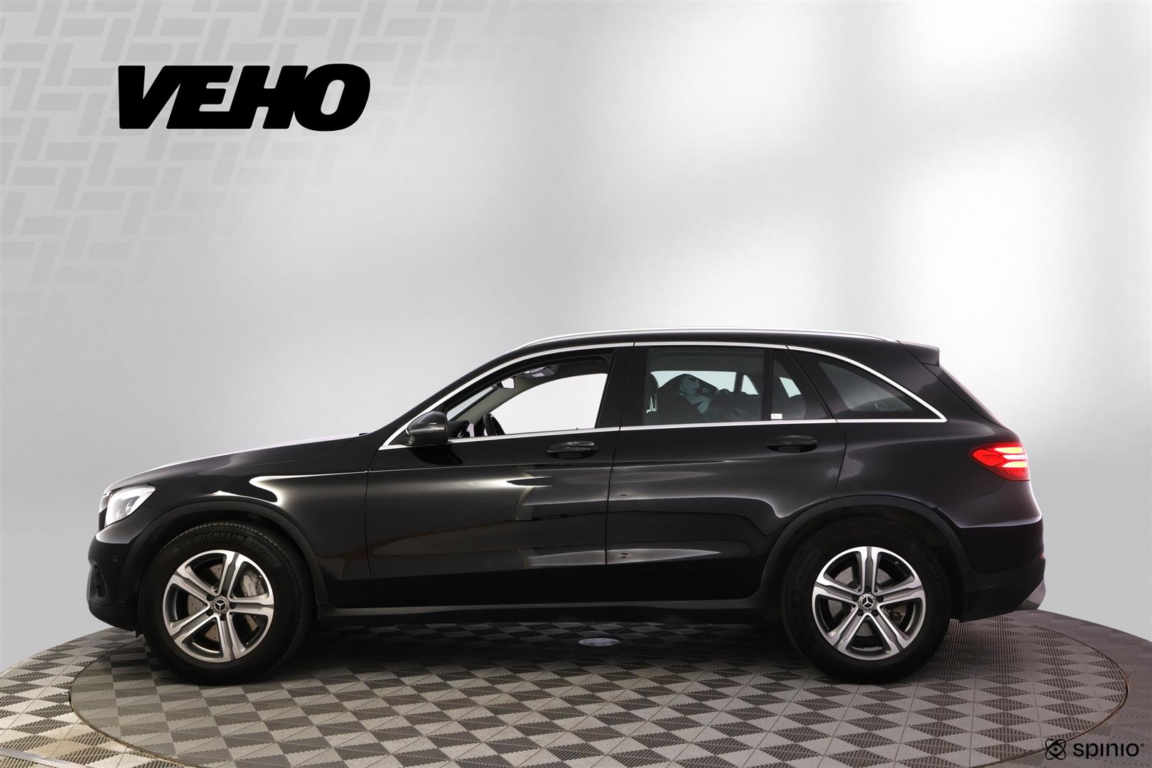 Mercedes-Benz GLC 2017, kuva 2/42
