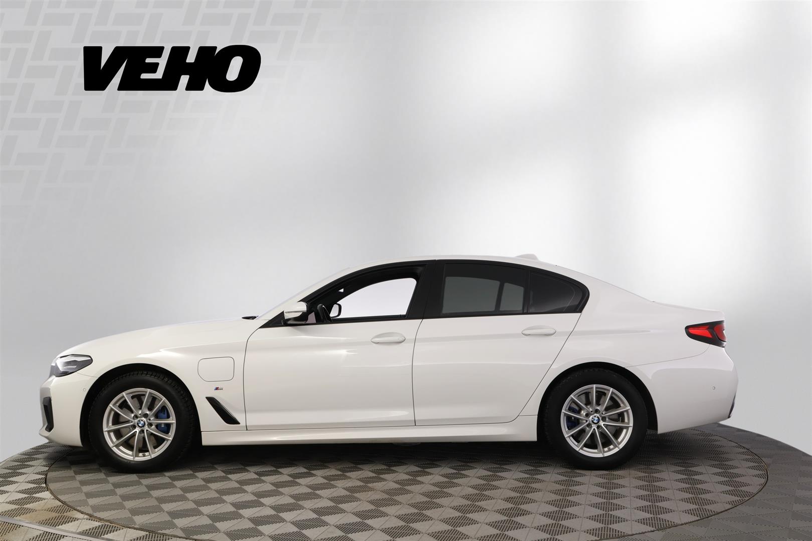 BMW 530 2021, kuva 2/40