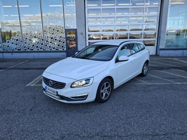 VOLVO V60 2015