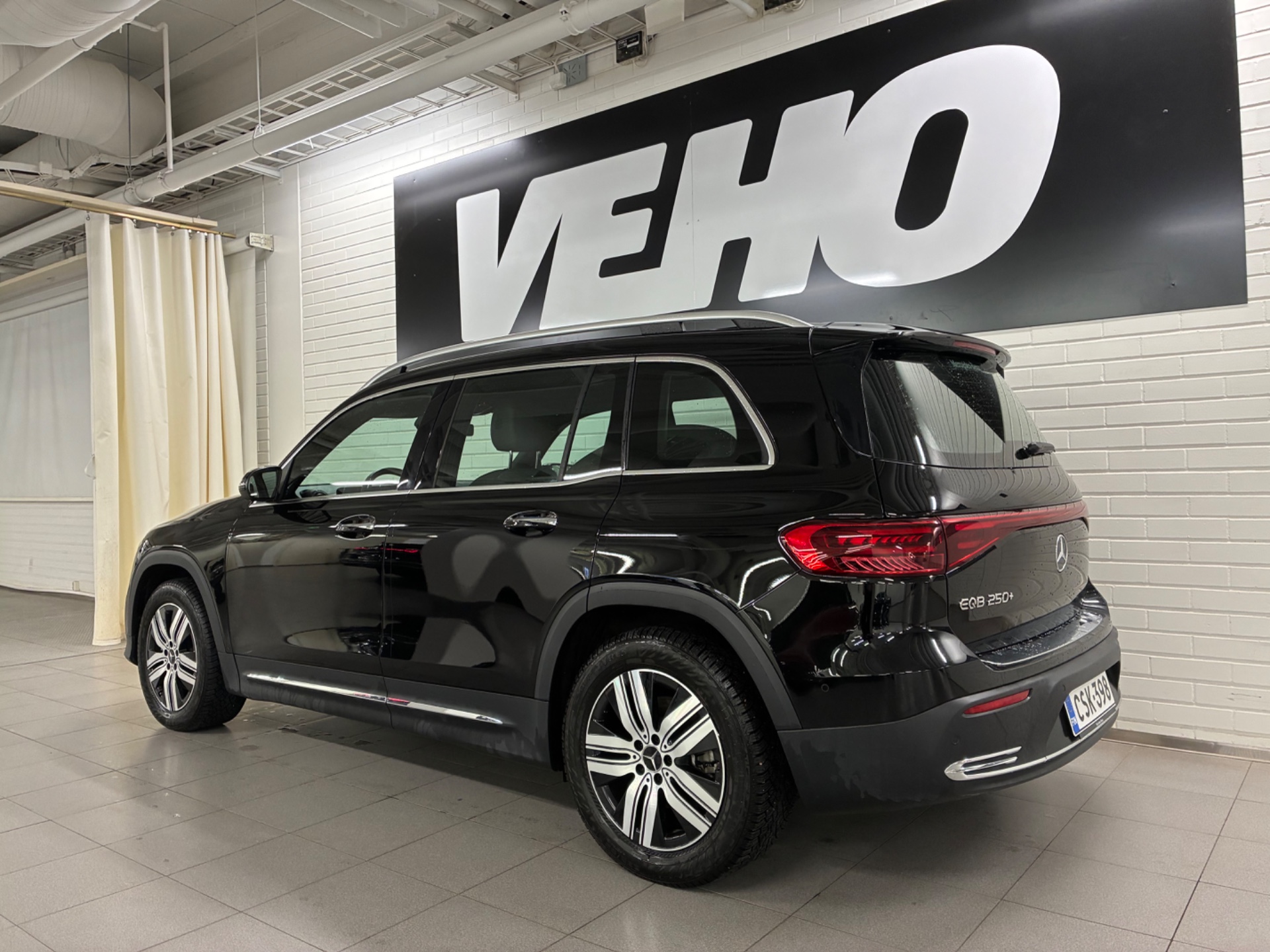 Mercedes-Benz EQB 250+ Business Edition 2025, kuva 2/4