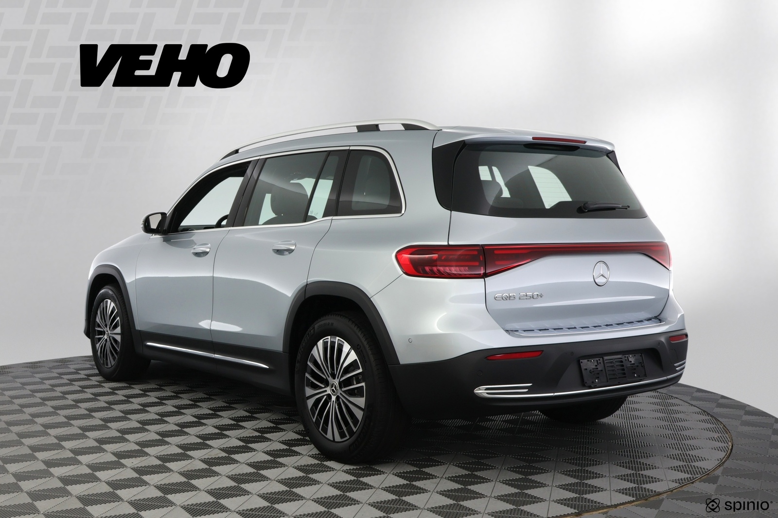 Mercedes-Benz EQB 2025, photo 3/30
