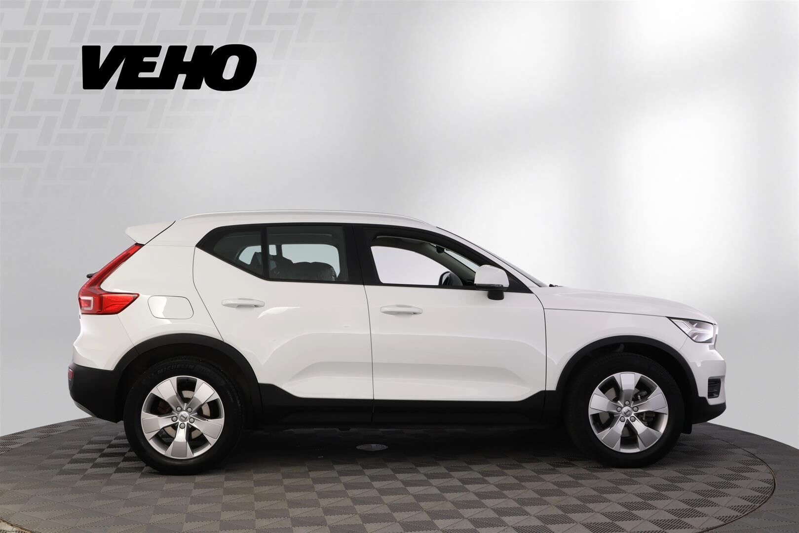 Volvo XC40 B4 MHEV Business Edition aut 2021, bild 6/37