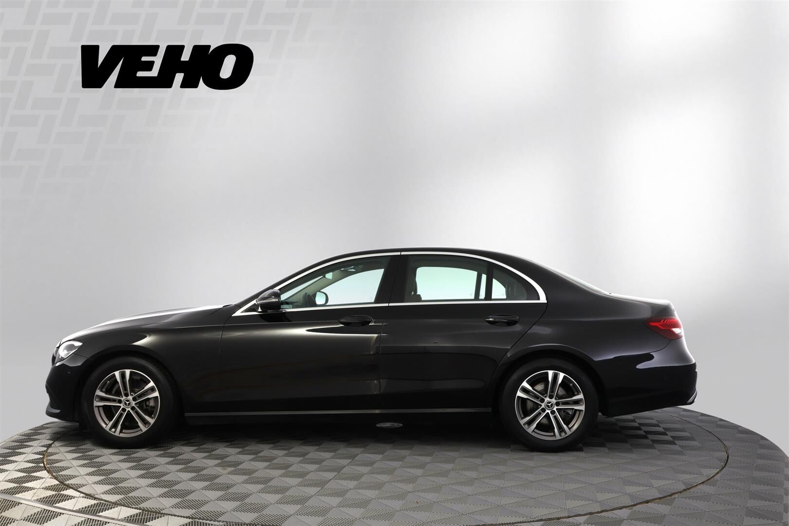 Mercedes-Benz E 200 d A Avantgarde 2021, bild 2/25