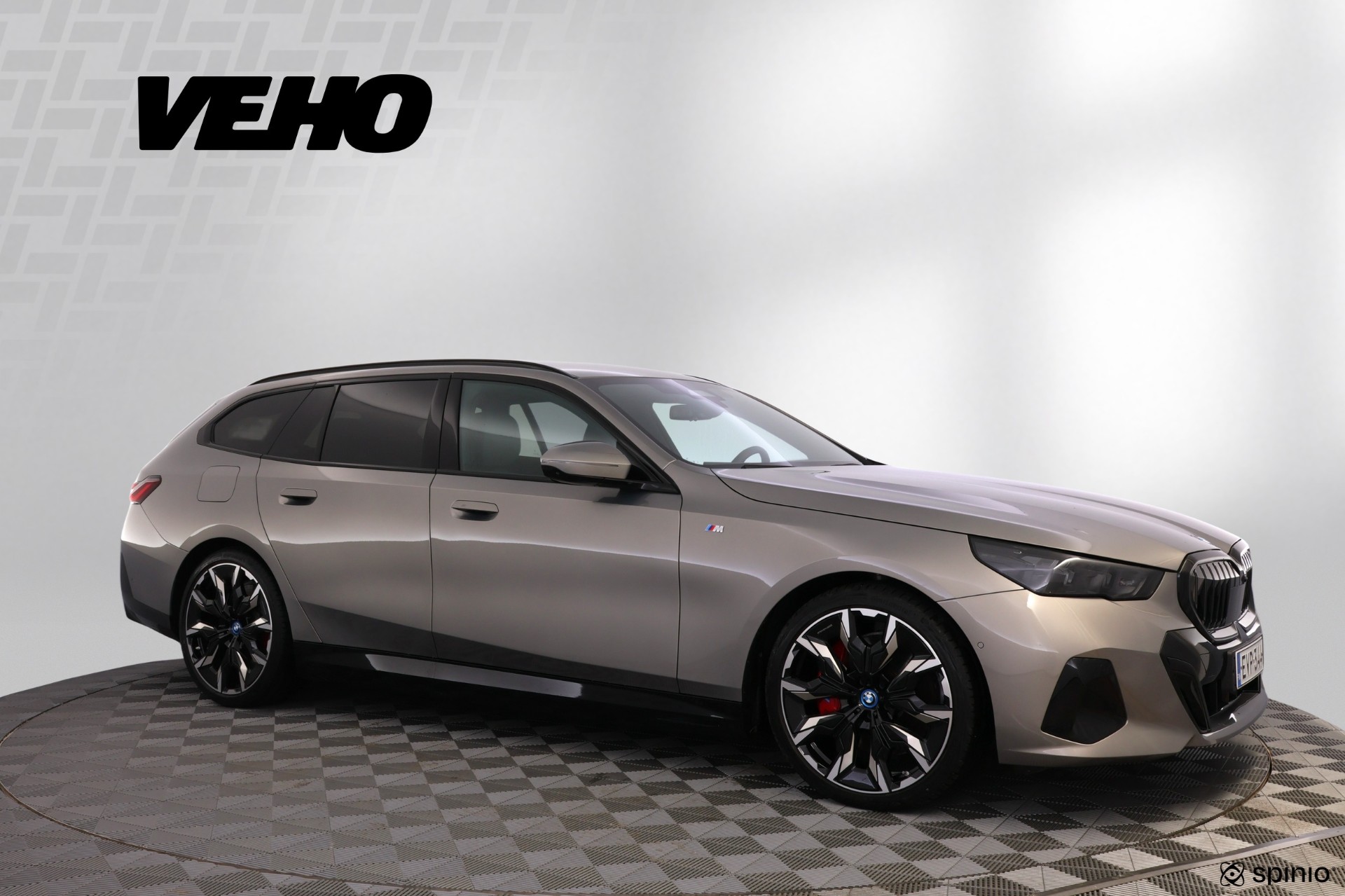 BMW 550 2024, kuva 7/39