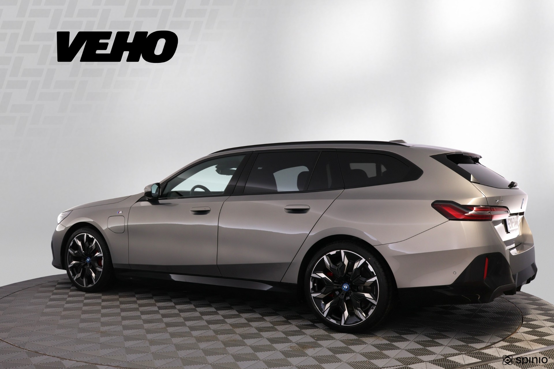 BMW 550 2024, kuva 3/39