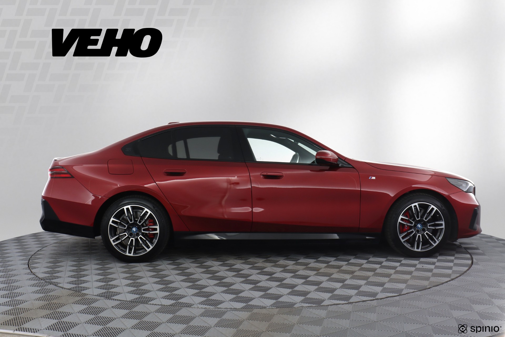 BMW 550 2024, kuva 6/35