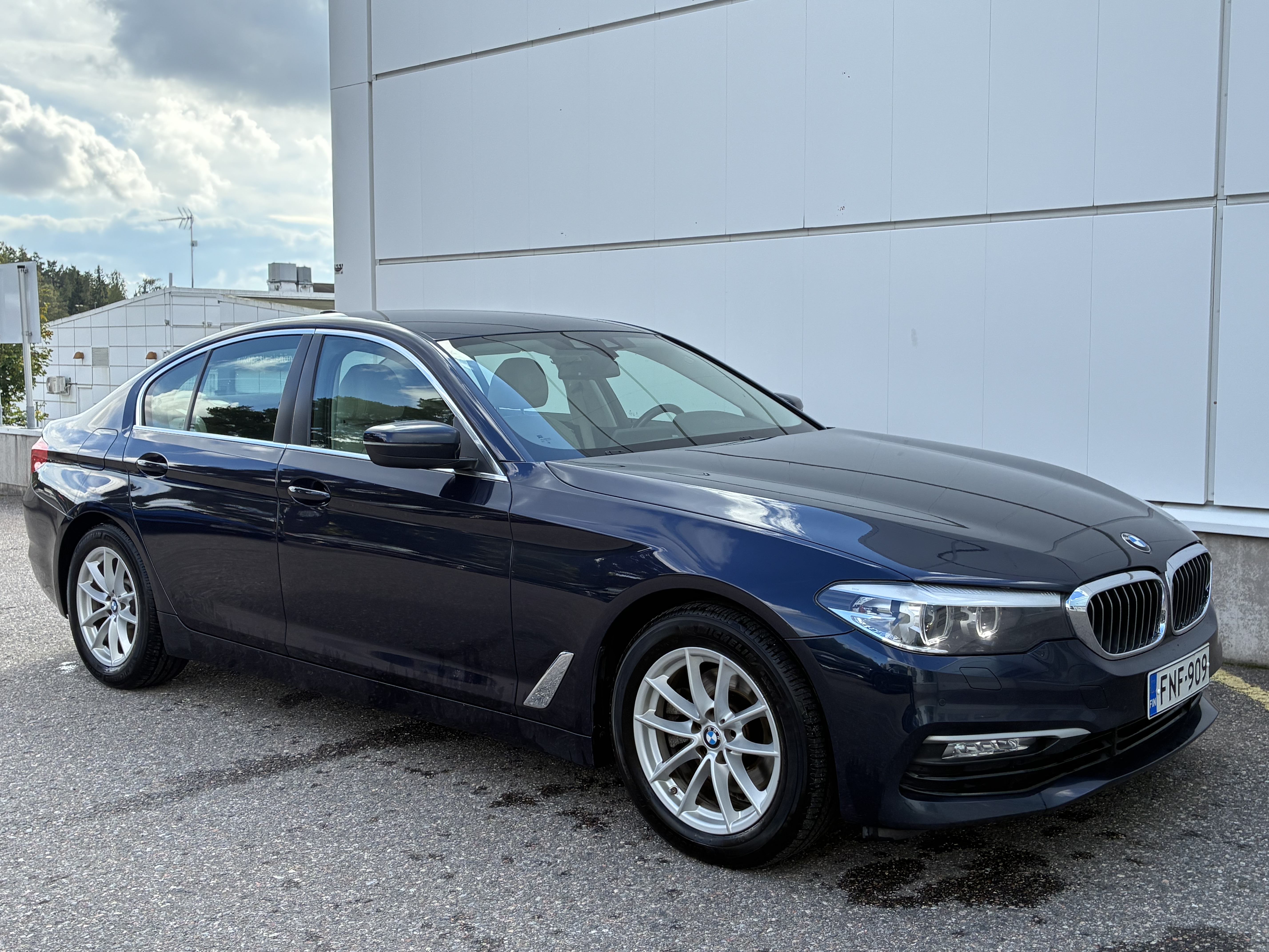 BMW 520 G30 Sedan 520d A xDrive Business 2018, photo 5/12