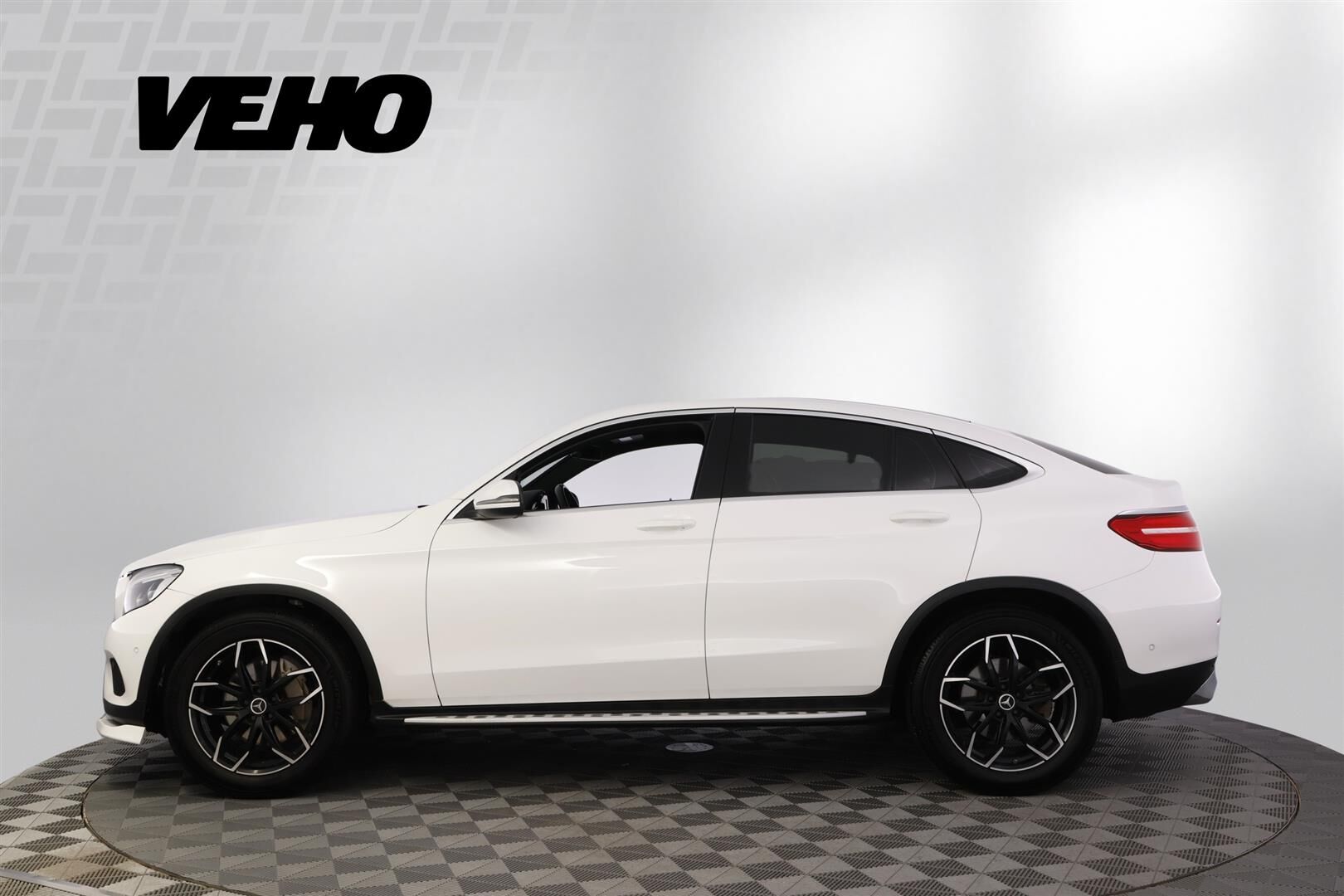 Mercedes-Benz GLC 2019, kuva 2/40