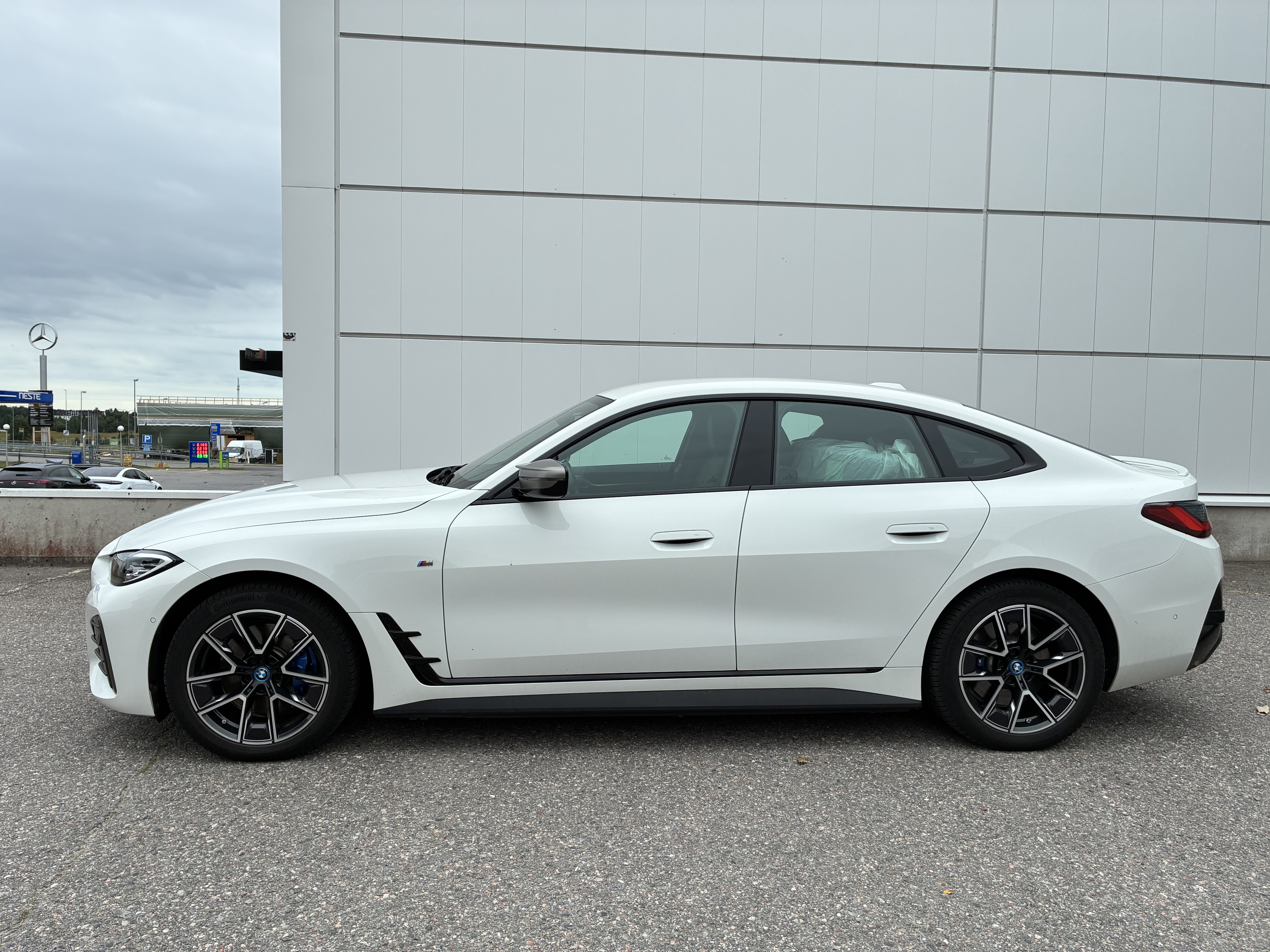 BMW i4 M50 Fully Charged 2023, photo 3/20