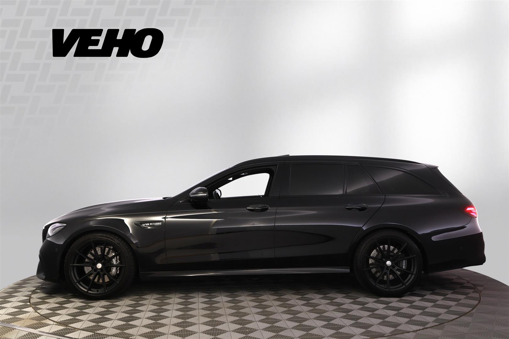 Mercedes-Benz E 63 AMG 2017, kuva 2/50
