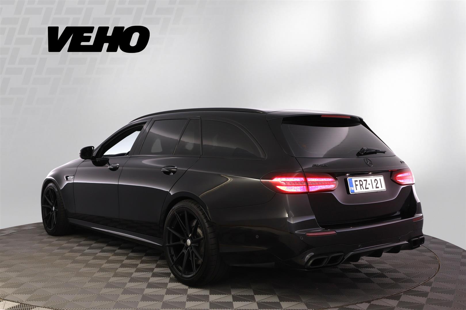 Mercedes-Benz E 63 AMG 2017, kuva 3/50