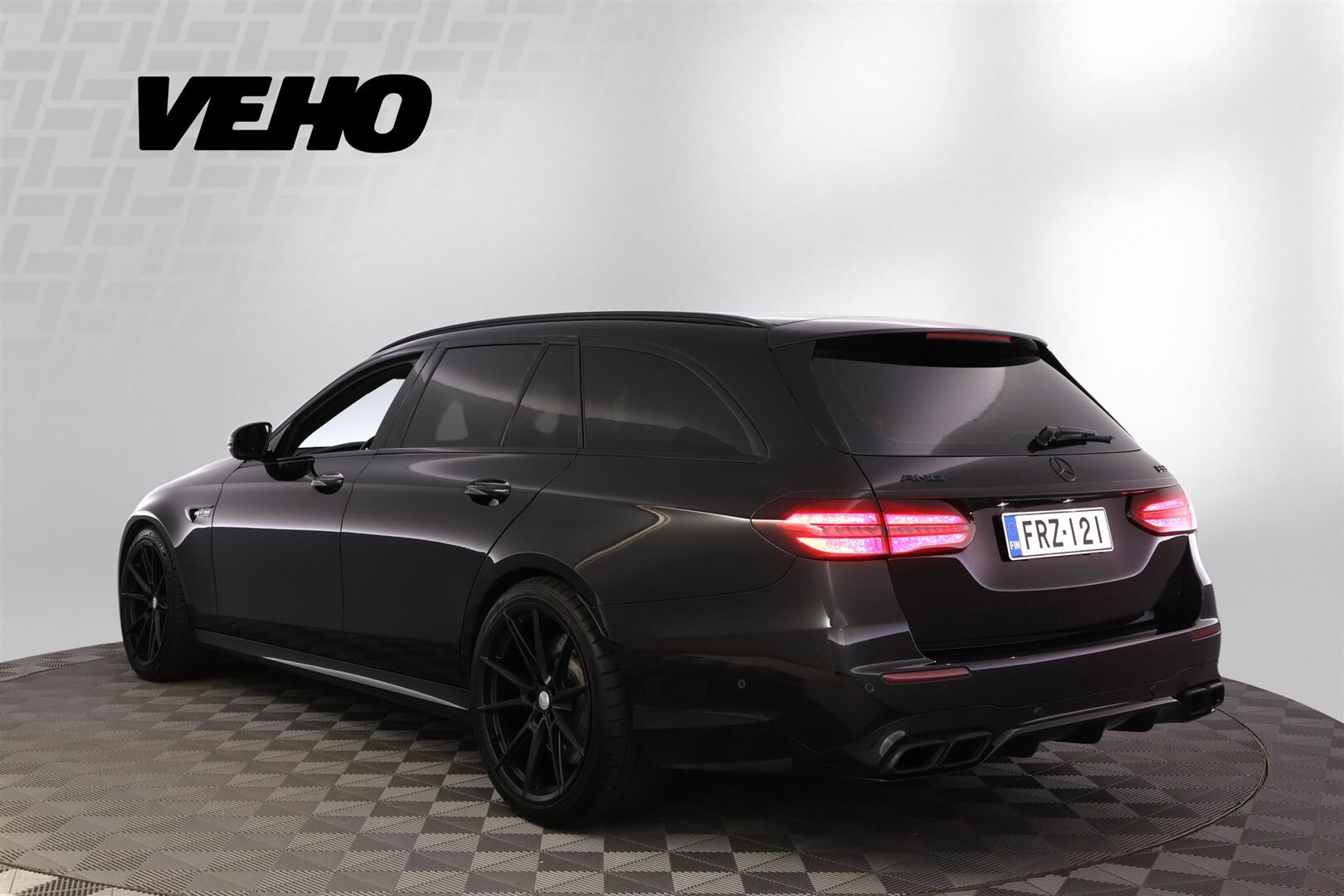 Mercedes-Benz E 63 AMG 2017, bild 3/50