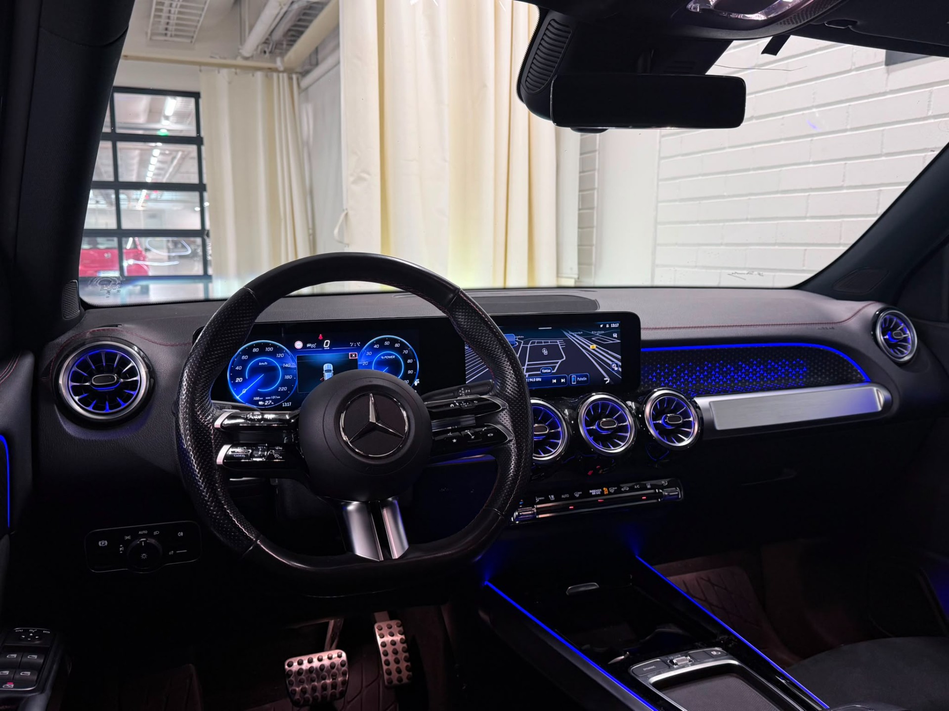 Mercedes-Benz EQB 300 4MATIC 2024, photo 4/11