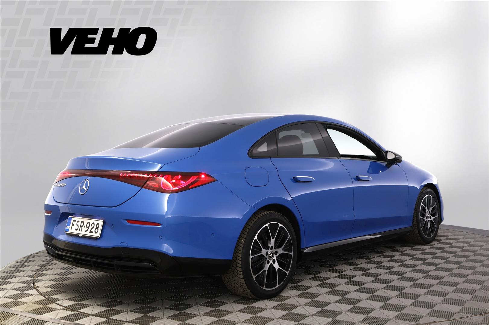 Mercedes-Benz CLA 250+ Night 2025, photo 5/37