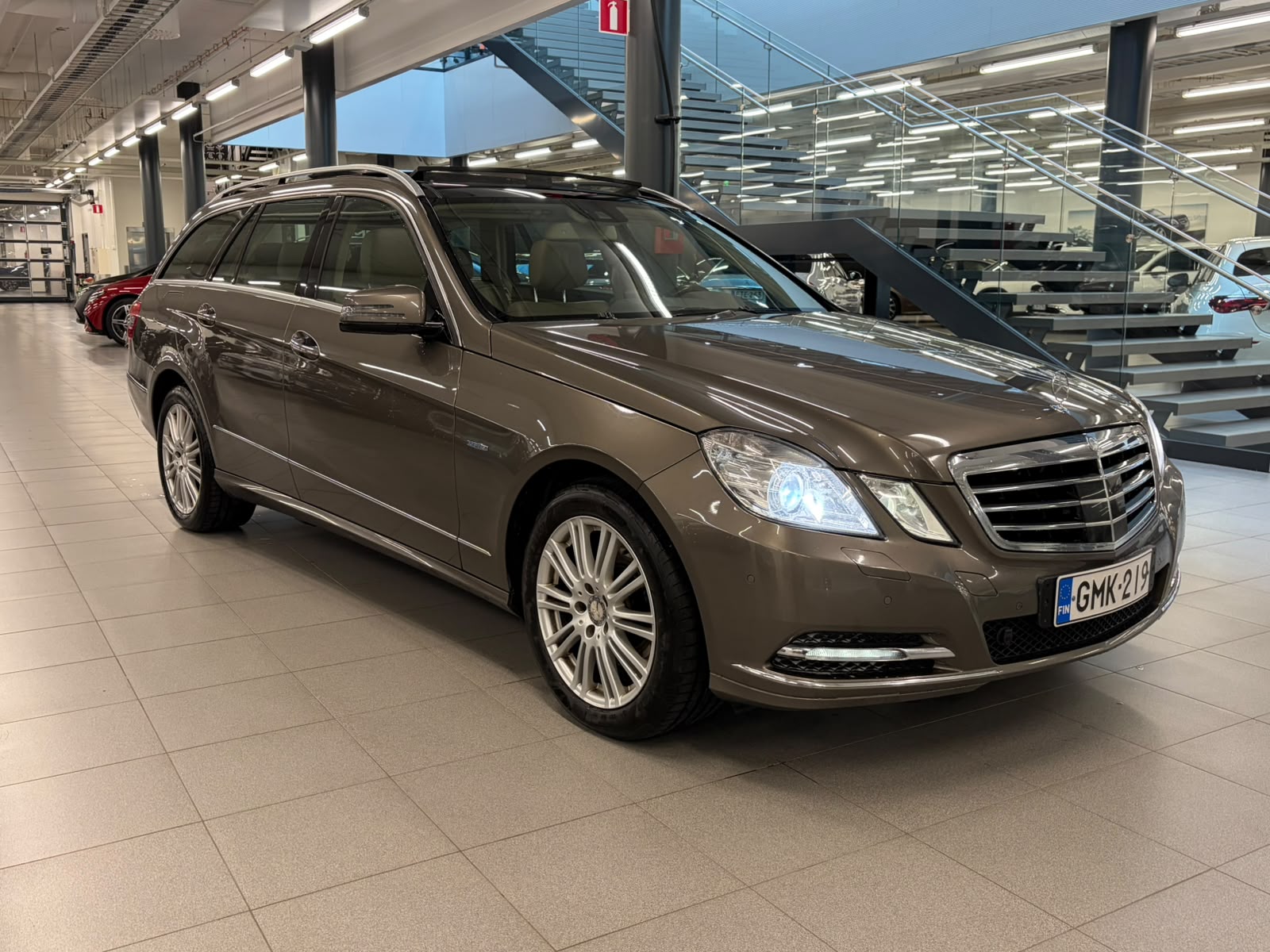 Mercedes-Benz E 2011, kuva 4/14