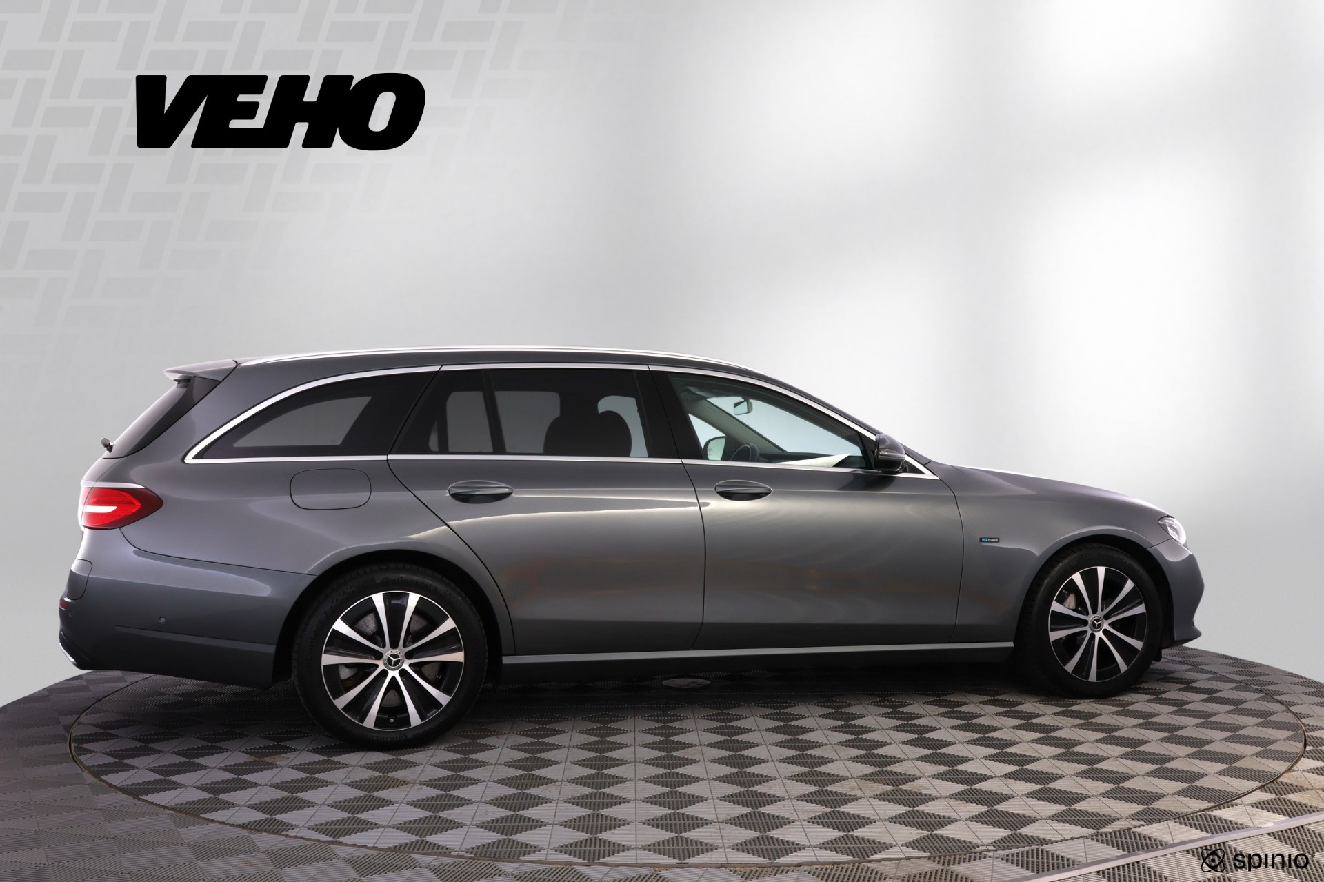 Mercedes-Benz E 2020, photo 6/36