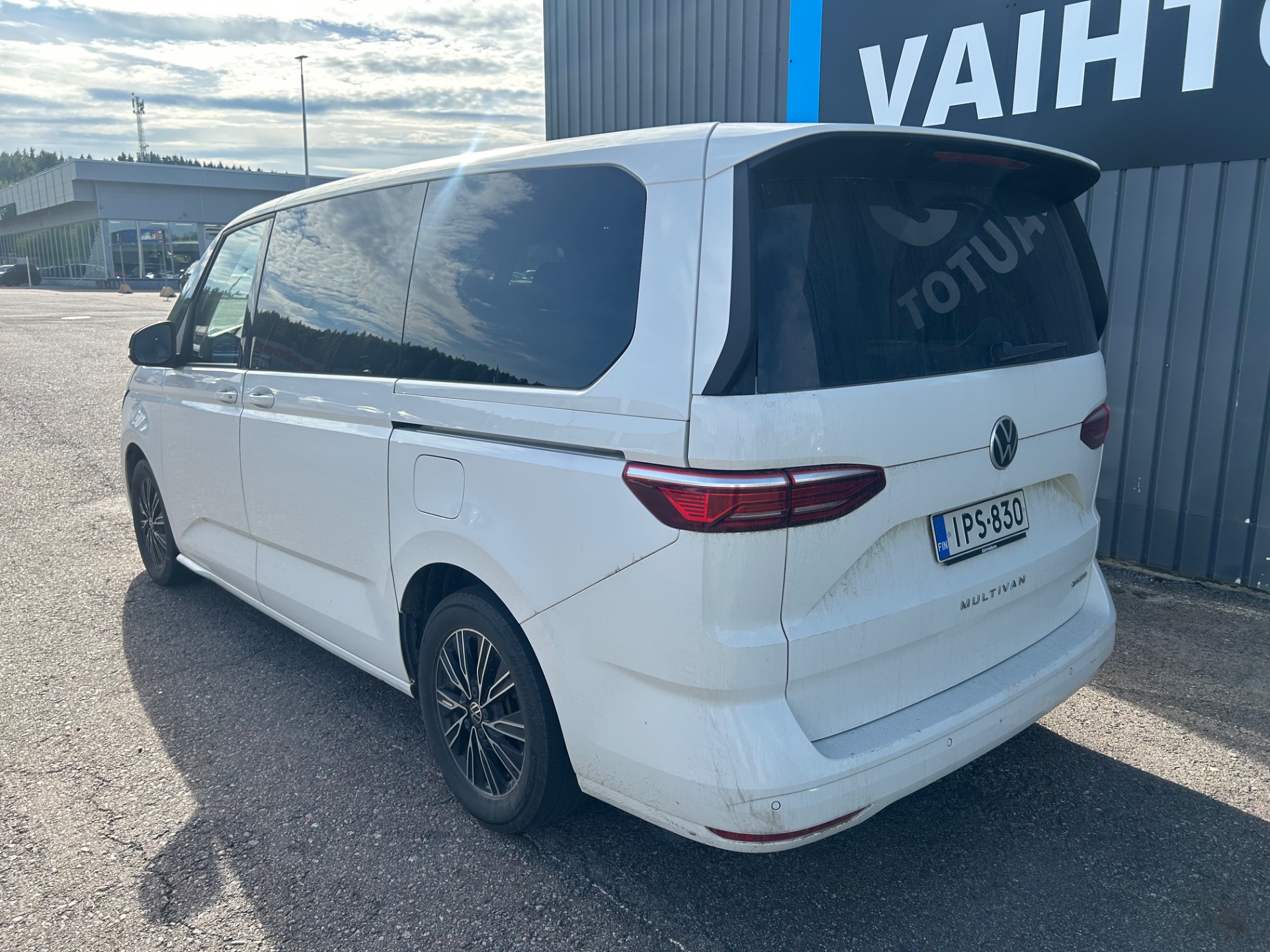 Volkswagen Multivan 2022, photo 4/12