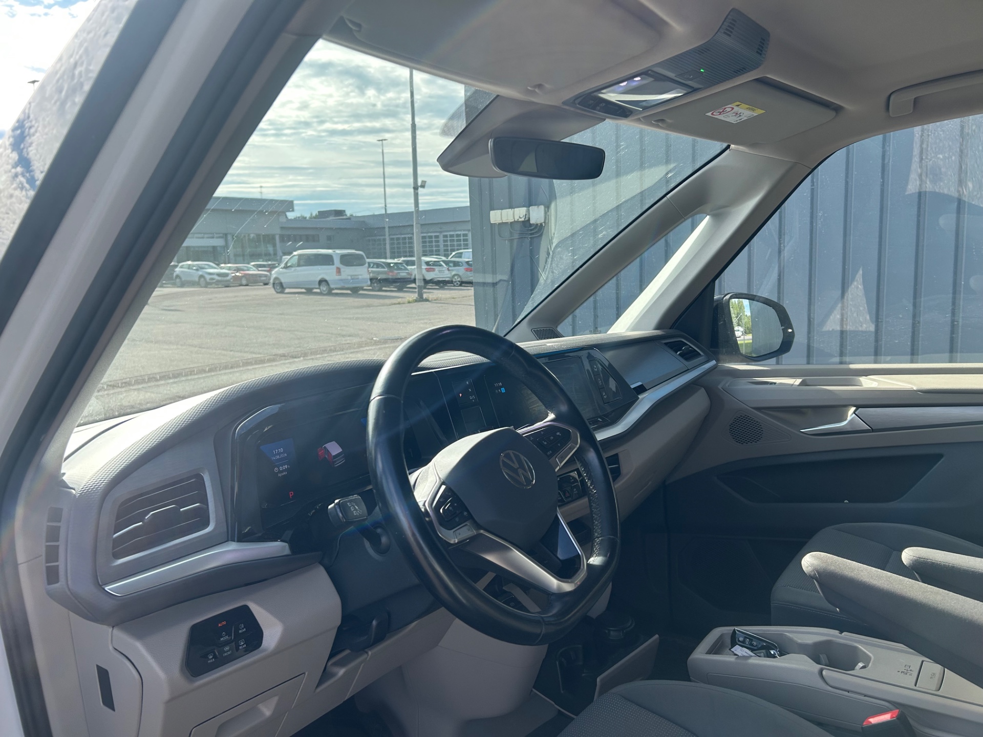 Volkswagen Multivan 2022, photo 5/12