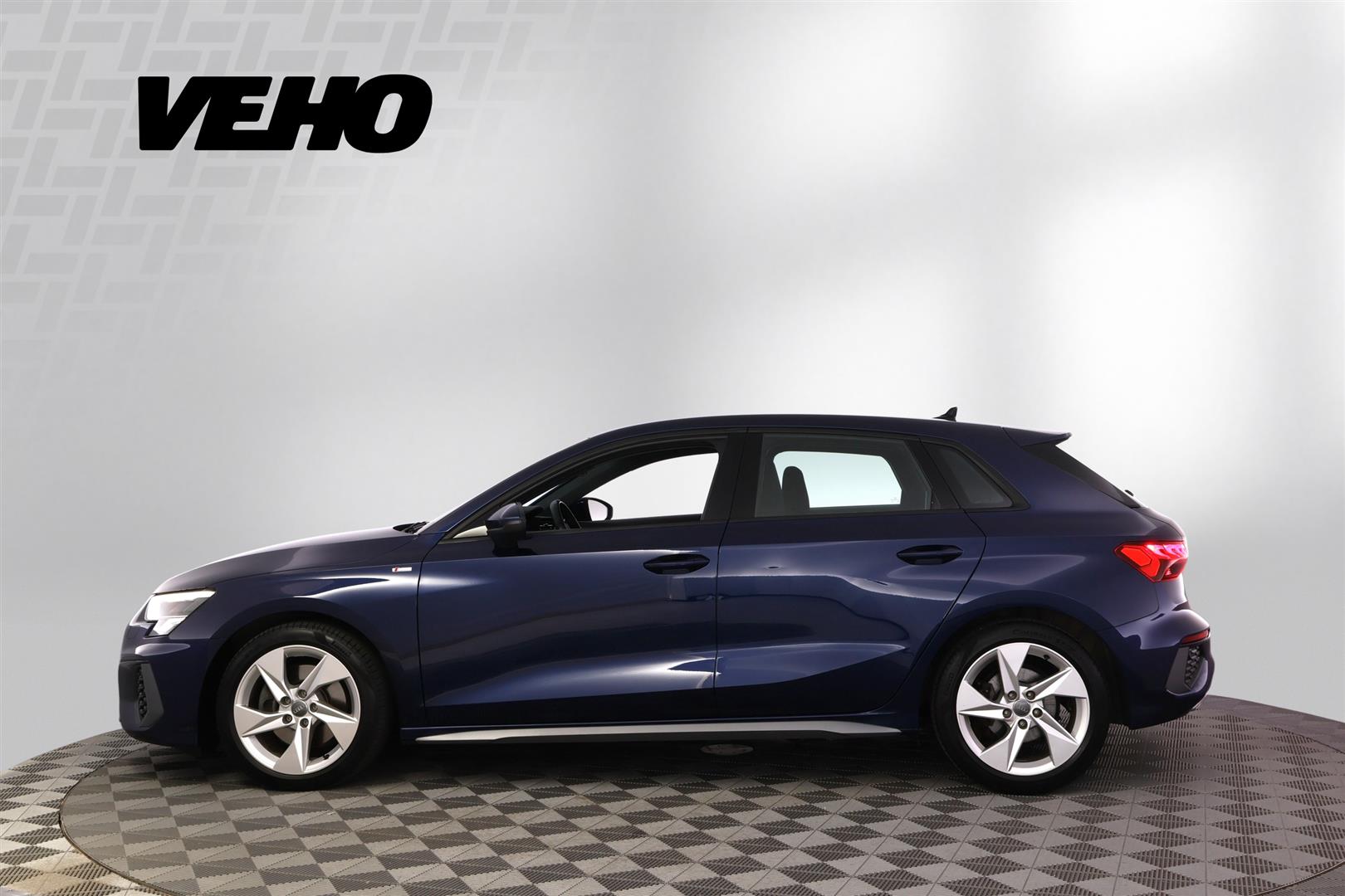 Audi A3 2020, photo 2/39