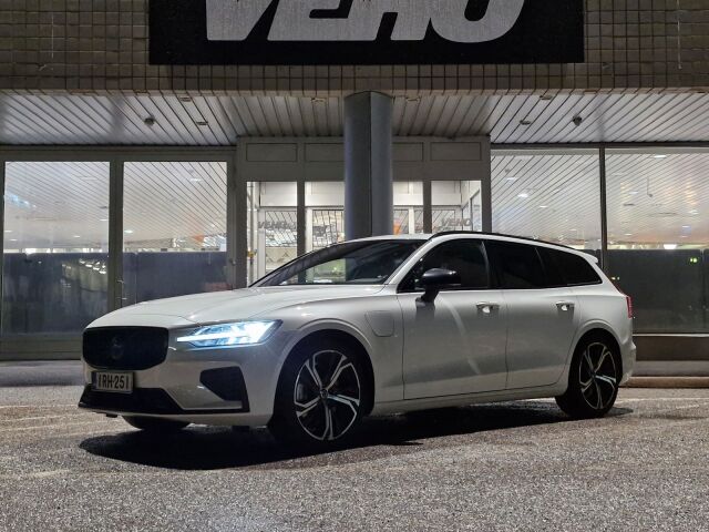 Volvo V60 2023
