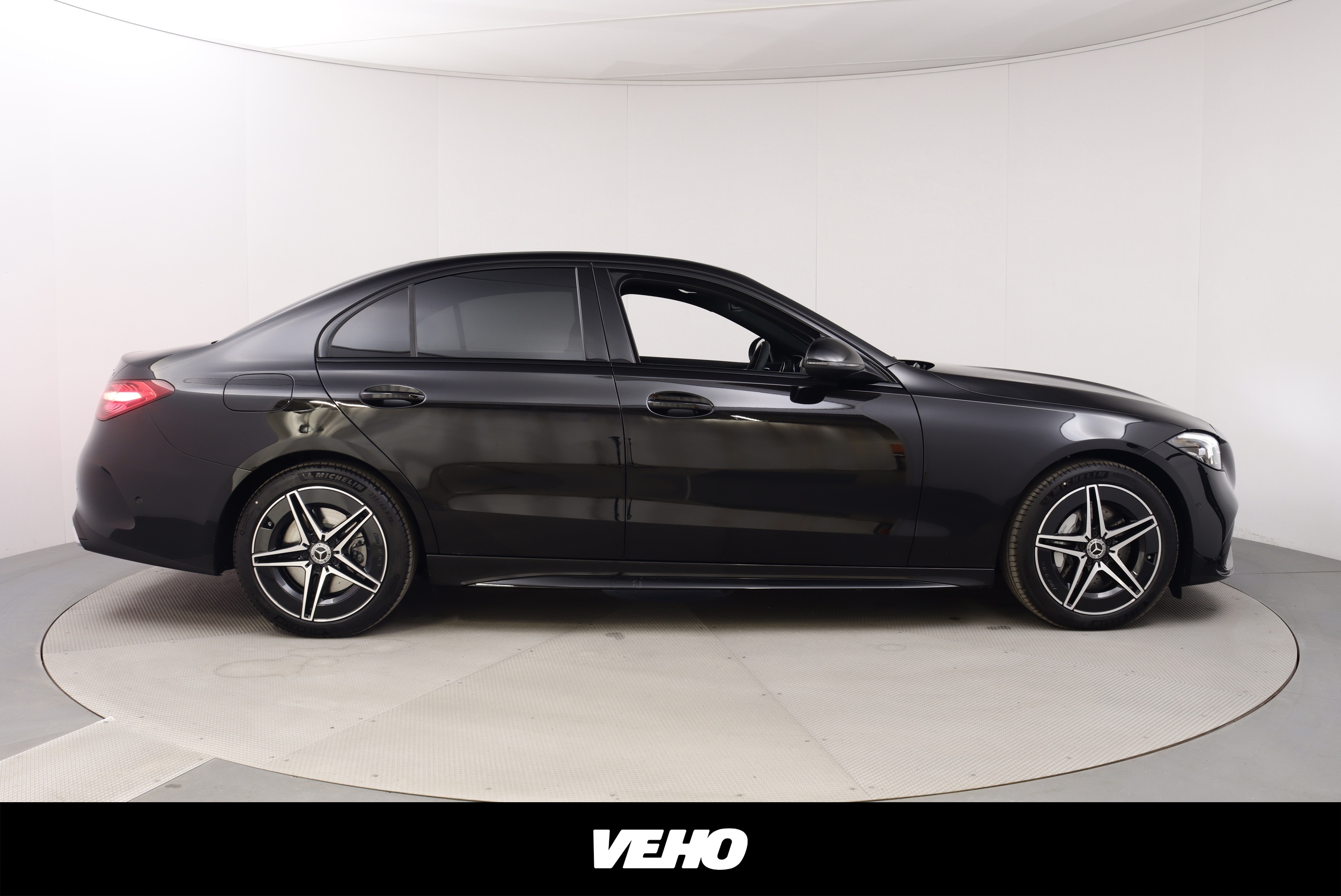 Mercedes-Benz C 300 e 4MATIC A AMG Line 2025, photo 6/28