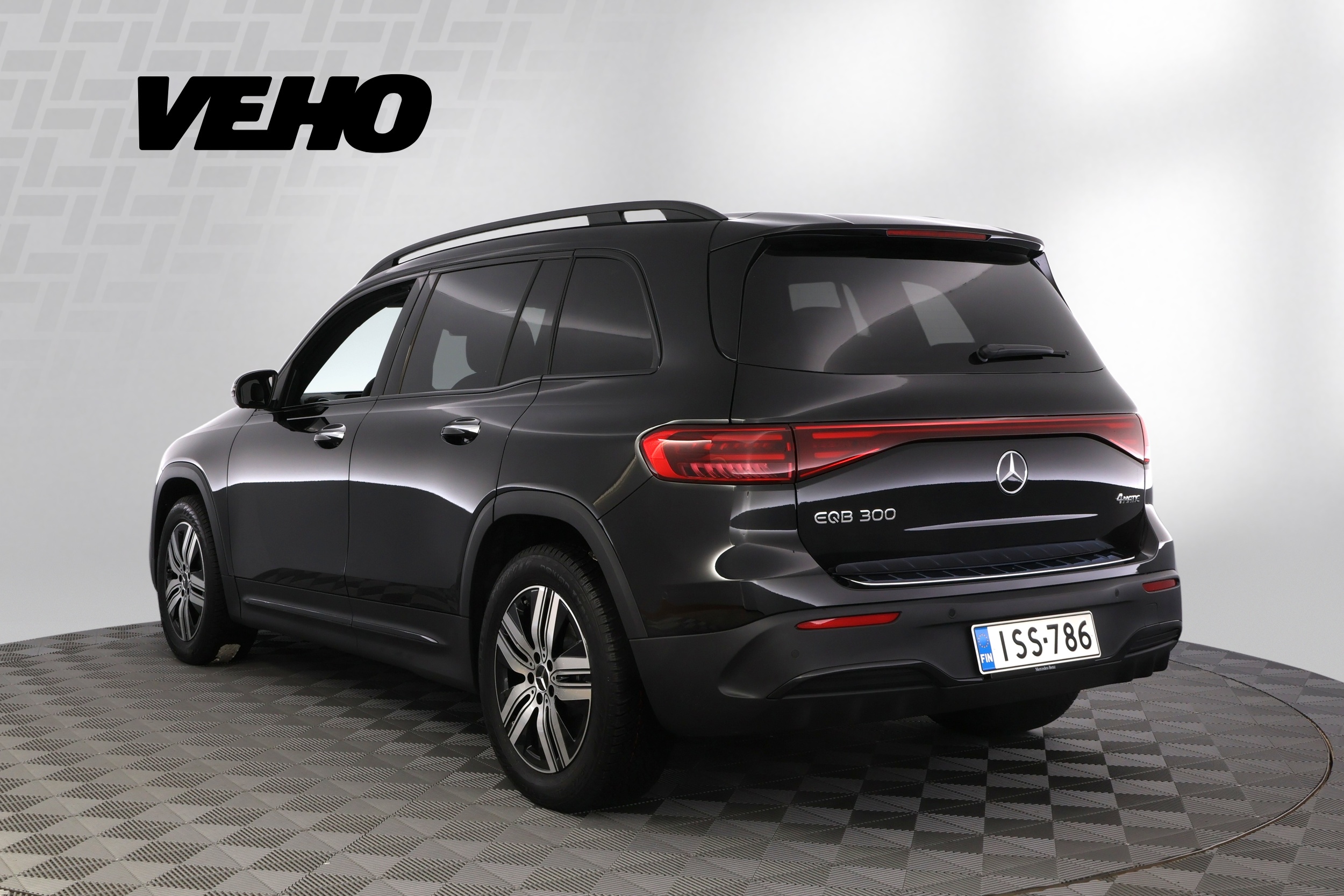 Mercedes-Benz EQB 300 4MATIC AMG Line 2025, kuva 3/36