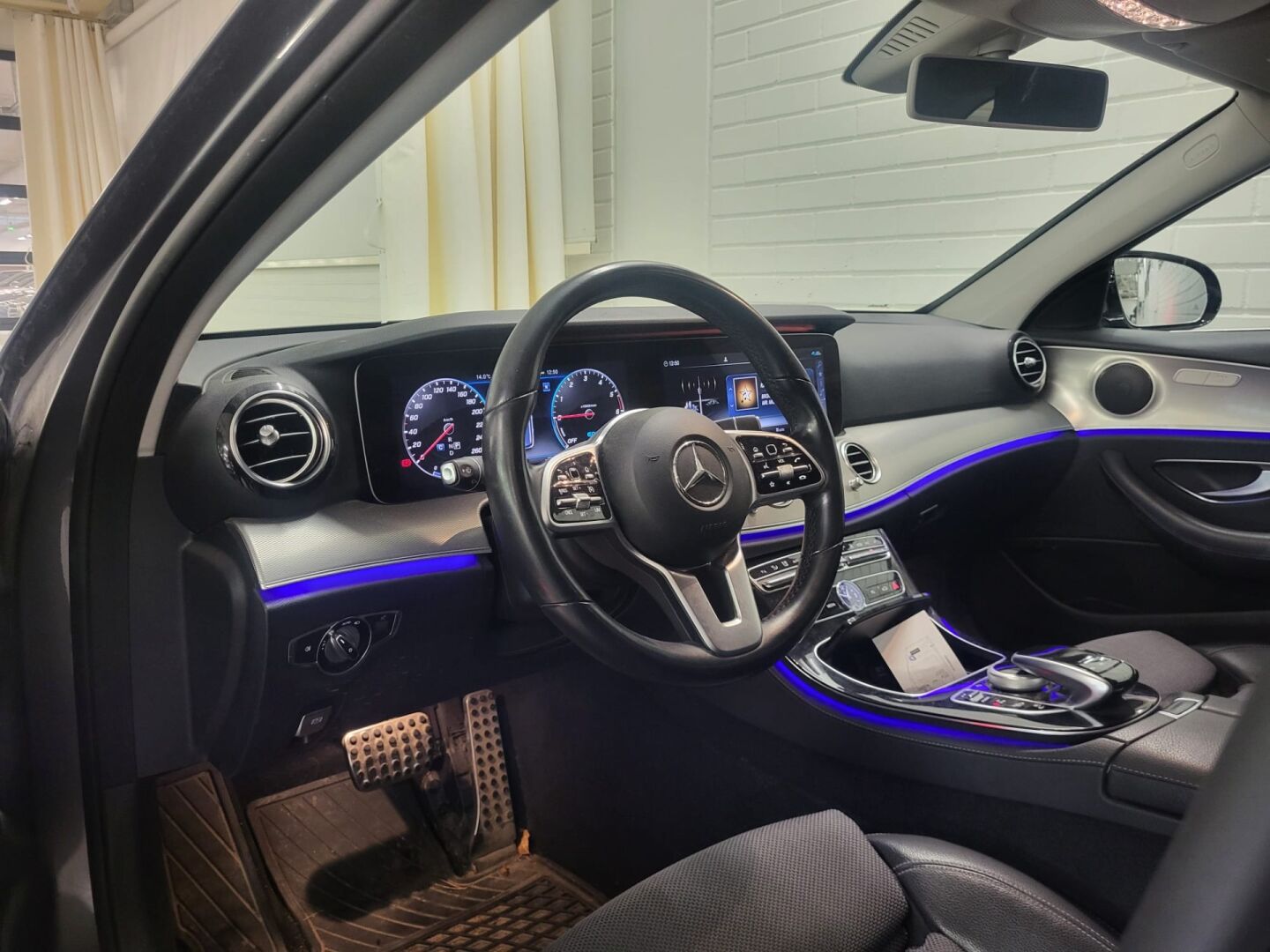 Mercedes-Benz E 2020, bild 3/4