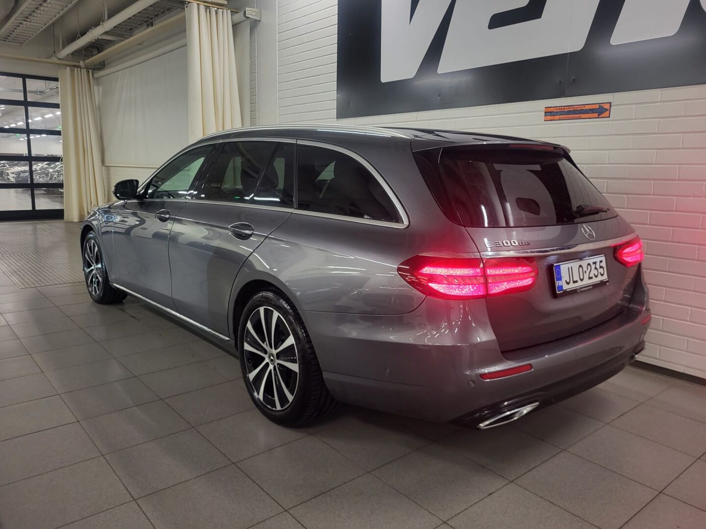 Mercedes-Benz E 2020, bild 2/4