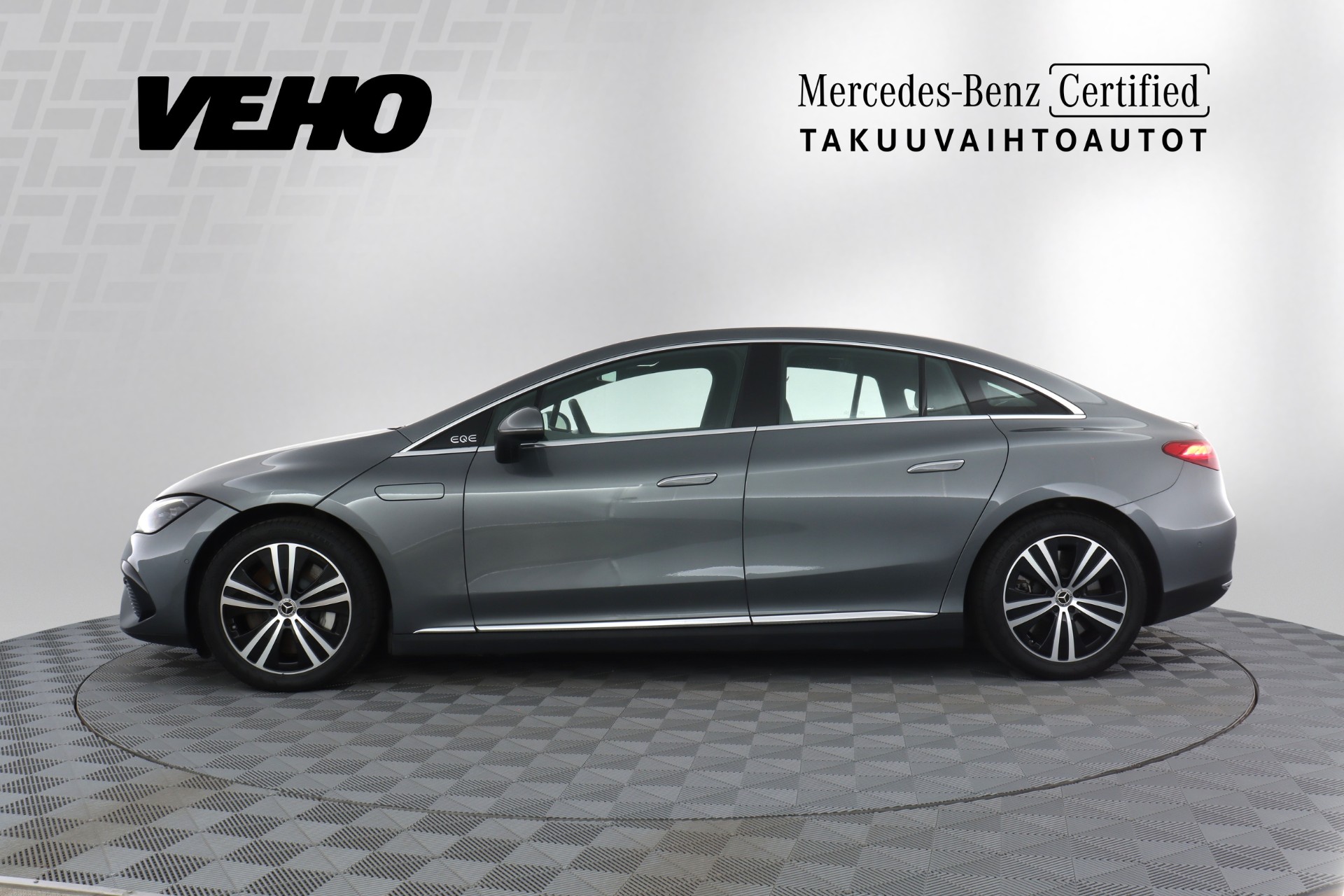 Mercedes-Benz EQE 350 4MATIC 2022, photo 2/26