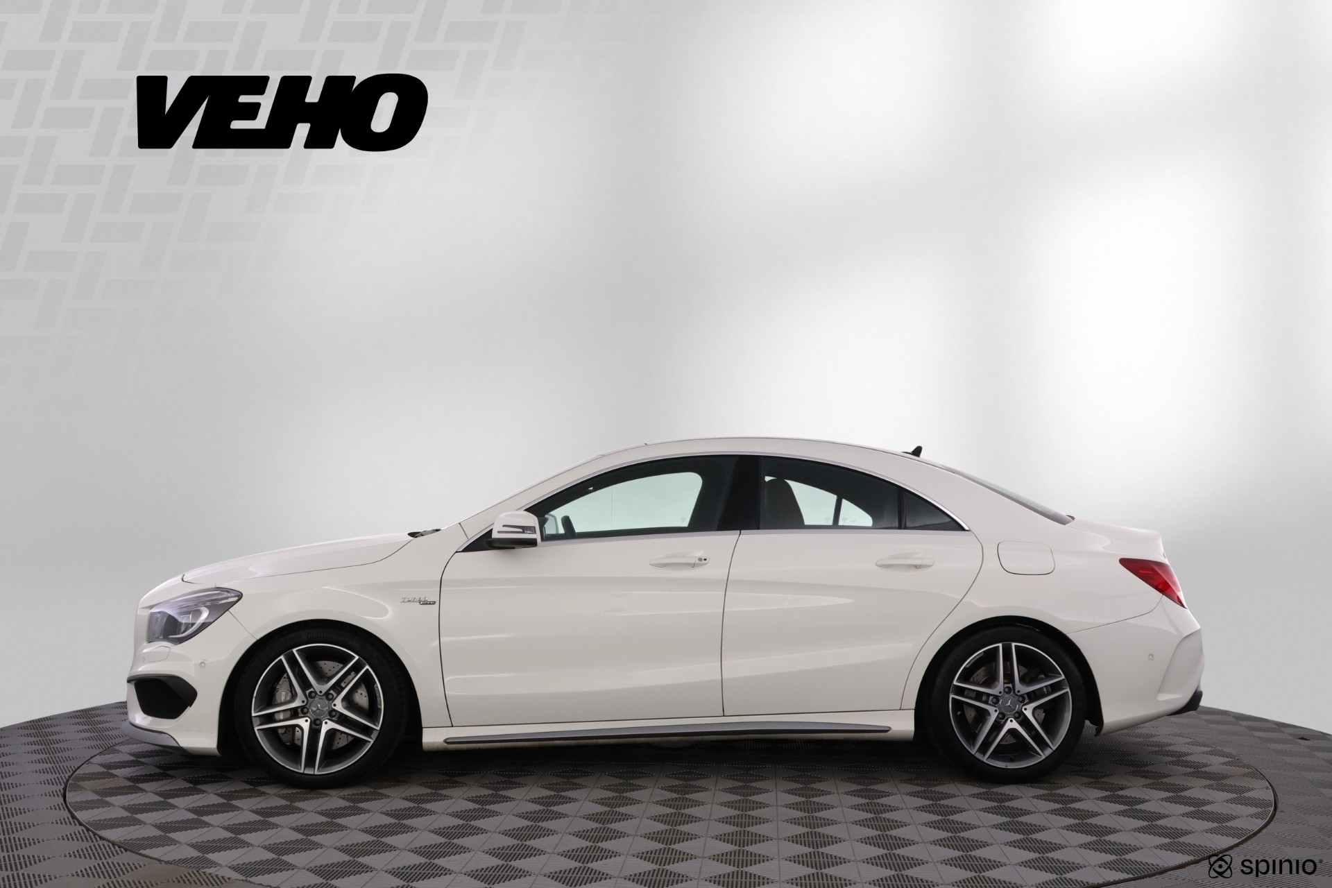 Mercedes-Benz CLA 45 AMG 2014, kuva 2/31