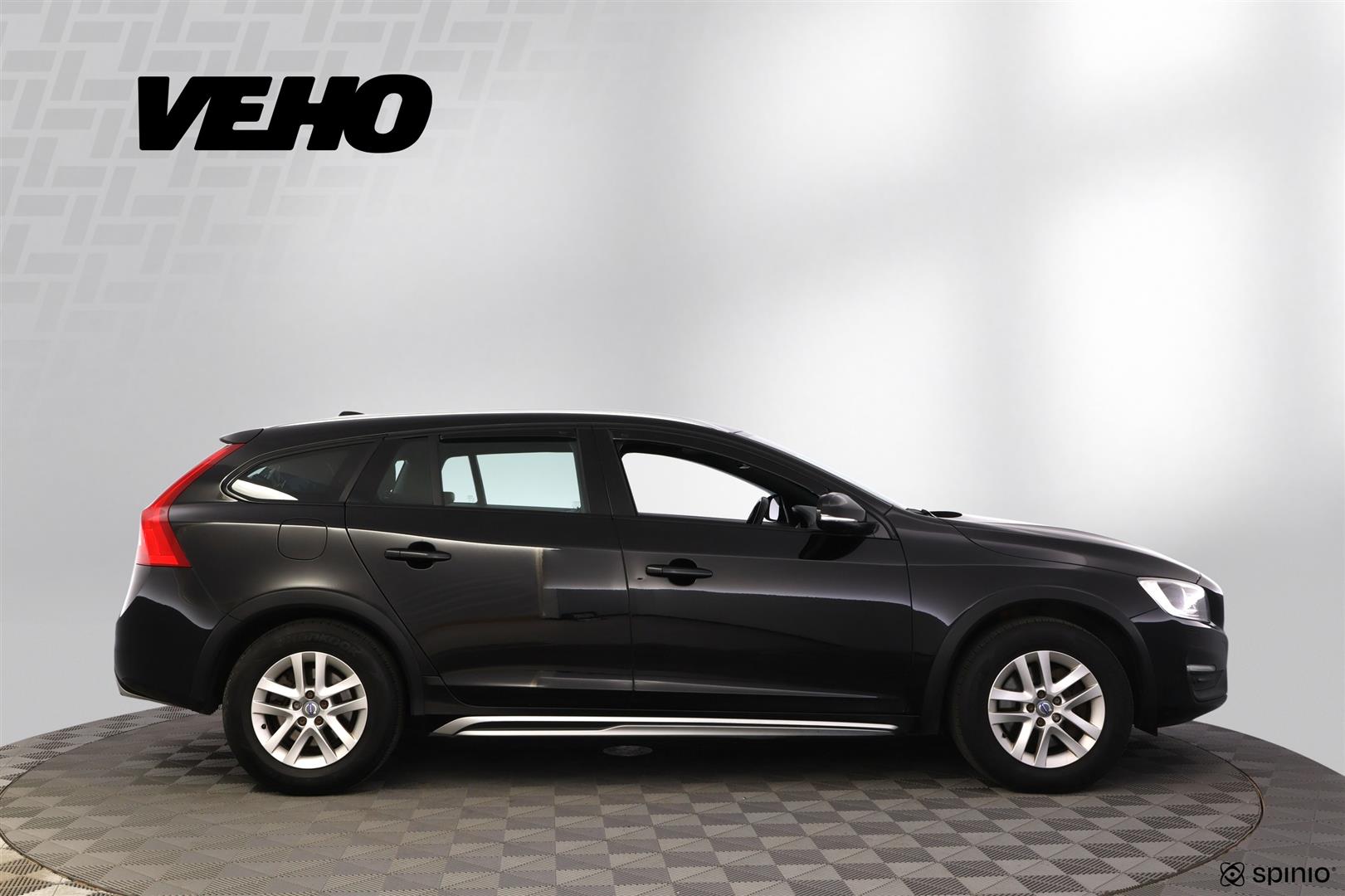 Volvo V60 Cross Country 2016, kuva 6/36