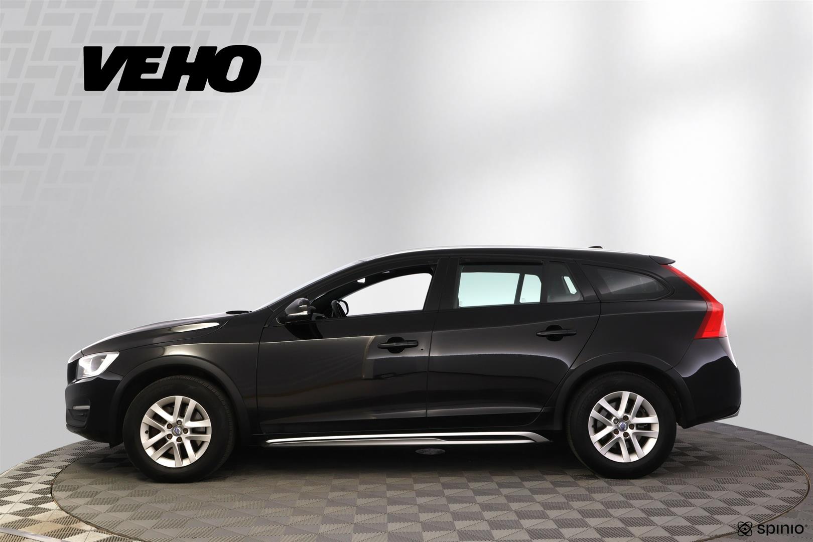 Volvo V60 Cross Country 2016, kuva 2/36