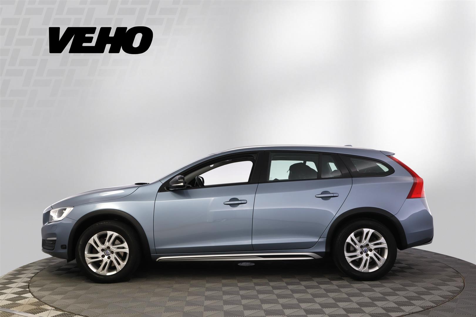 Volvo V60 Cross Country 2017, kuva 2/38