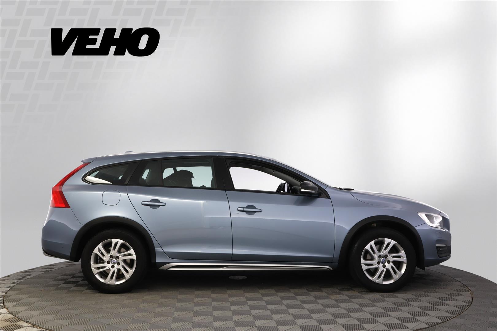 Volvo V60 Cross Country 2017, kuva 6/38