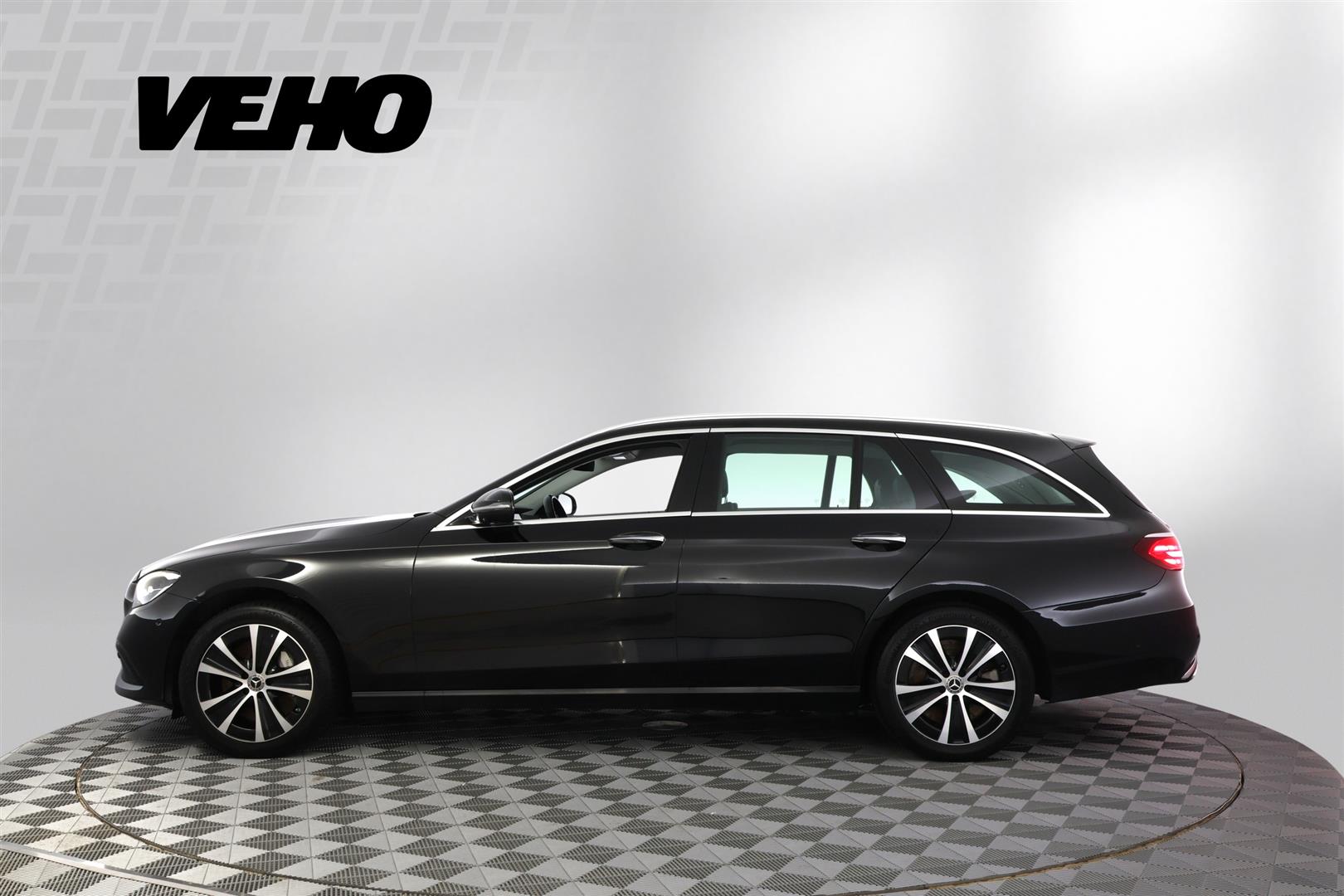 Mercedes-Benz E 2023, kuva 2/29
