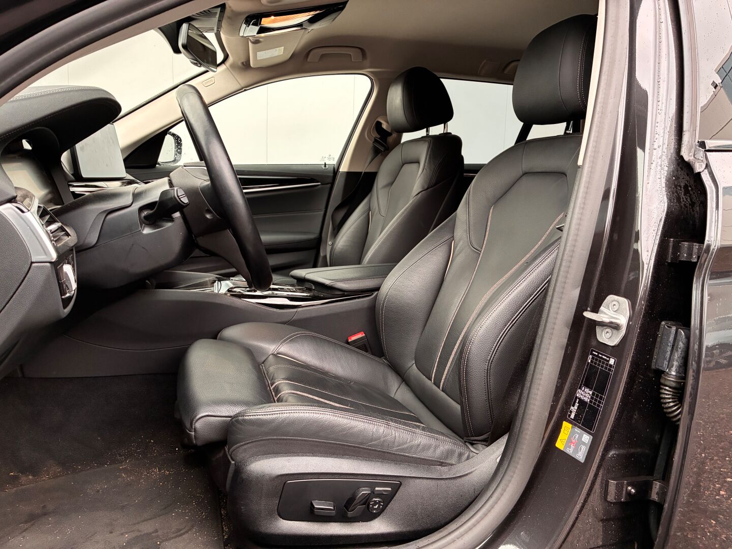 BMW 530 2021, bild 7/10