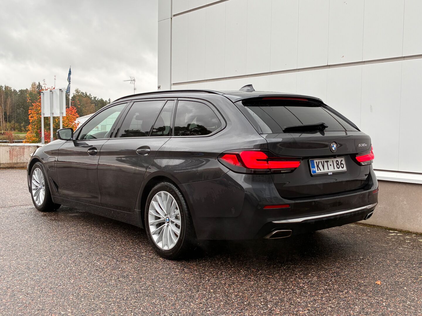 BMW 530 2021, bild 2/10