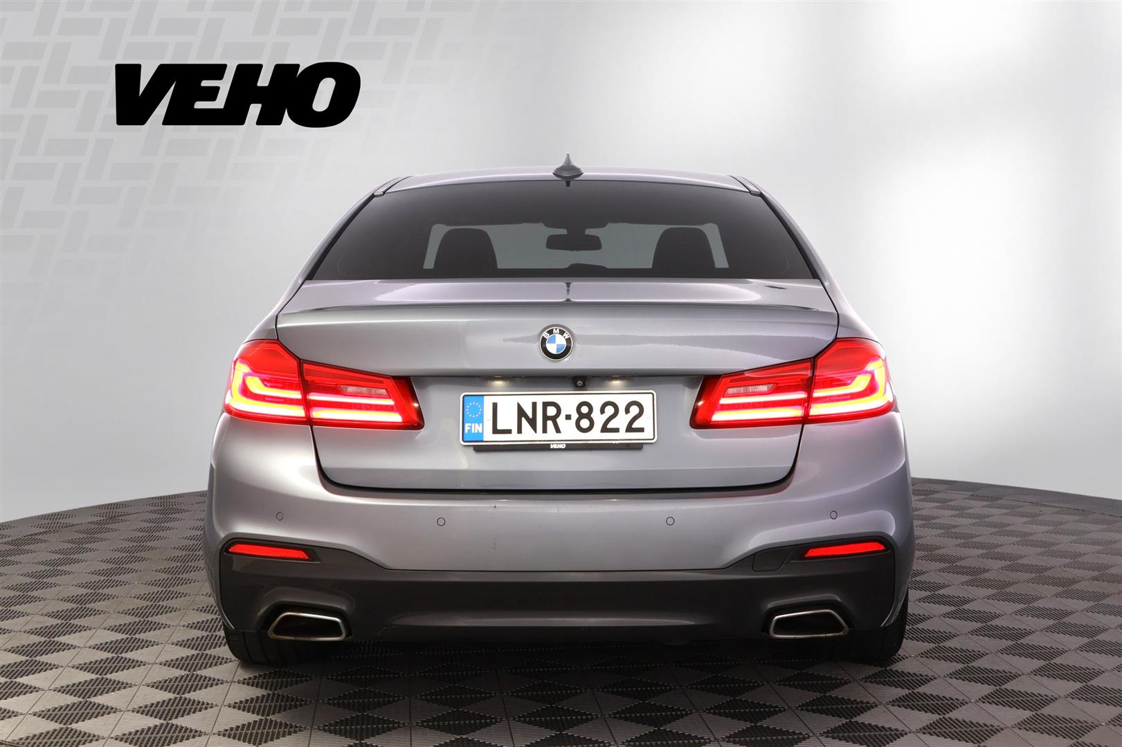 BMW 520 G30 Sedan 520d A xDrive Business 2017, kuva 4/36